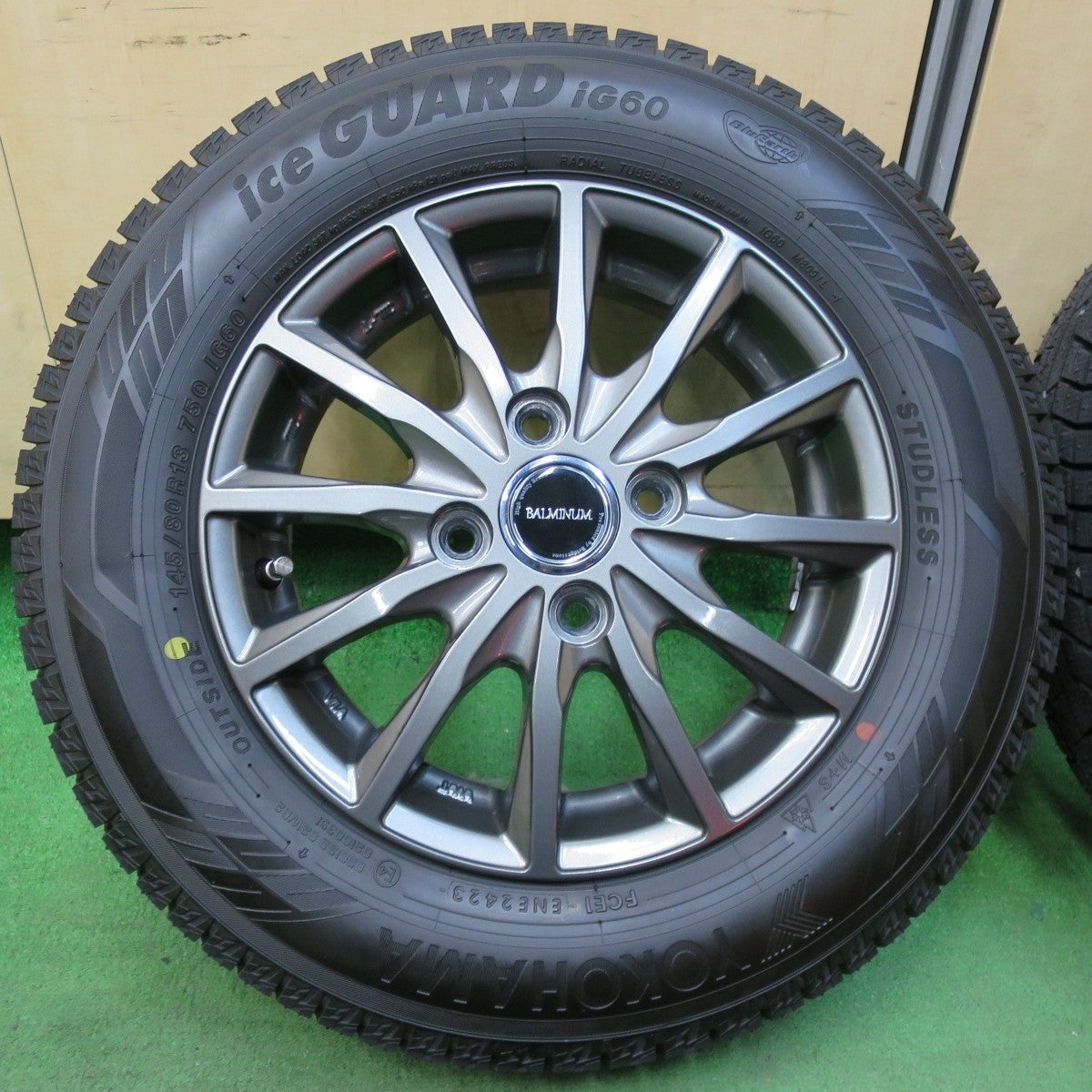 超バリ溝!23年!キレイ!ほぼ10分★スタッドレス 145/80R13 ヨコハマ アイスガード iG60 BALMINUM バルミナ 13インチ PCD100/4H★4123014イス