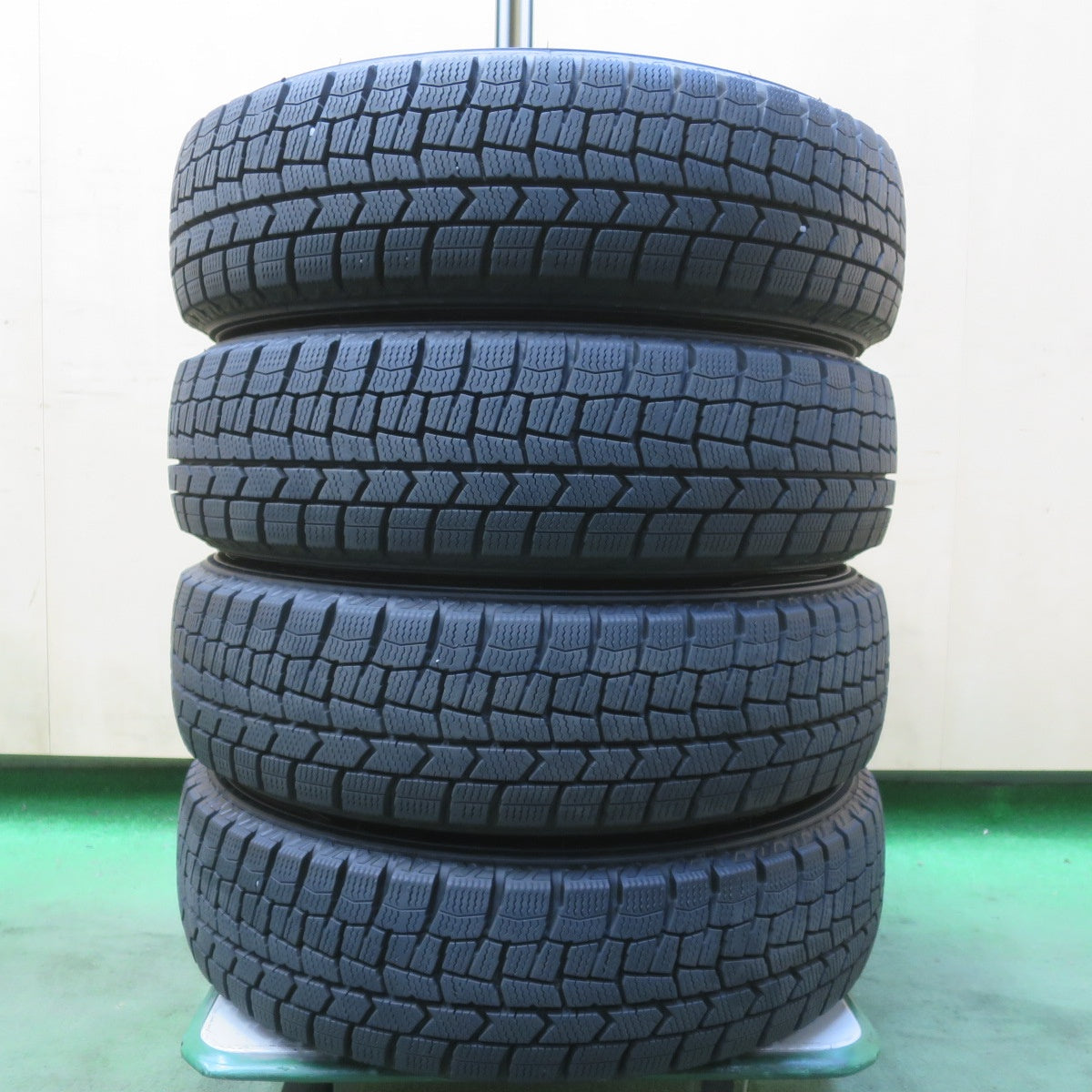 バリ溝!24年!キレイ!9.5分以上◎スタッドレス 155/65R14 ダンロップ ウインターマックス WM02 smart MANARAY SPORT スマート マナレイ 14インチ PCD100/4H◎6080902イス