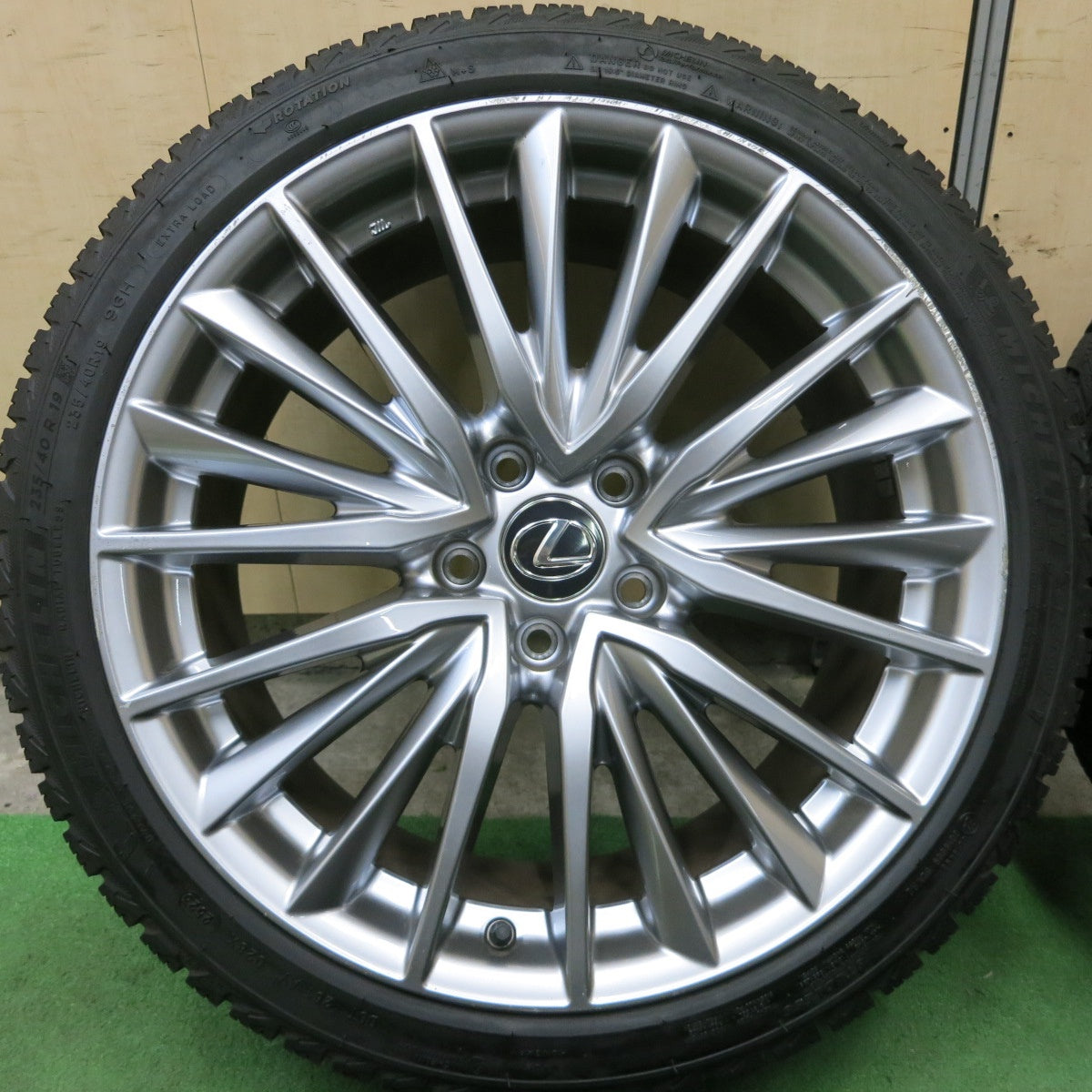 センサー付!23年★レクサス IS バージョンL 純正 235/40R19 スタッドレス ミシュラン X-ICE SNOW 19インチ PCD114.3/5H★5050203TTス