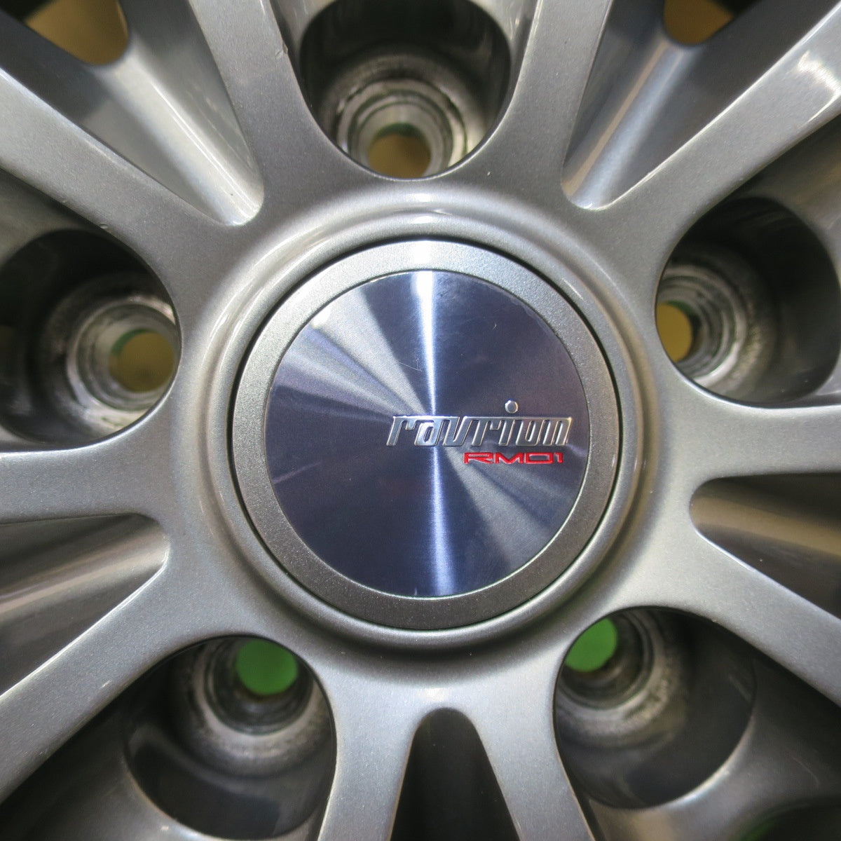 超バリ溝!23年!キレイ!ほぼ10分★スタッドレス 215/60R17 ヨコハマ アイスガード iG60 ravrion RM01 ラブリオン 17インチ PCD114.3/5H★5052702イス