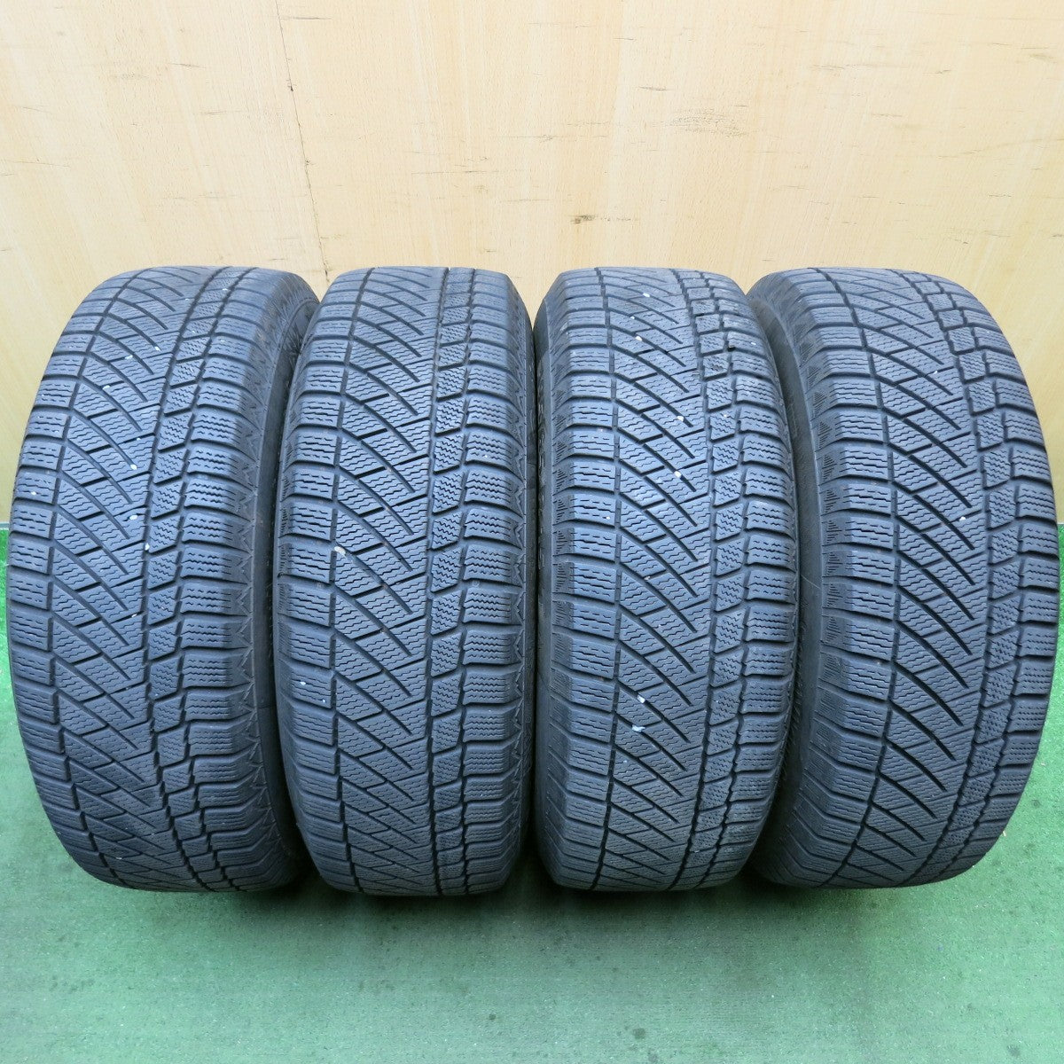 バリ溝!キレイ!8.5分★プリウス 等 195/65R15 スタッドレス コンチネンタル コンチバイキング コンタクト6 ZACK JP-818 MONZA ザック 15インチ PCD100/5H★5092004HAス