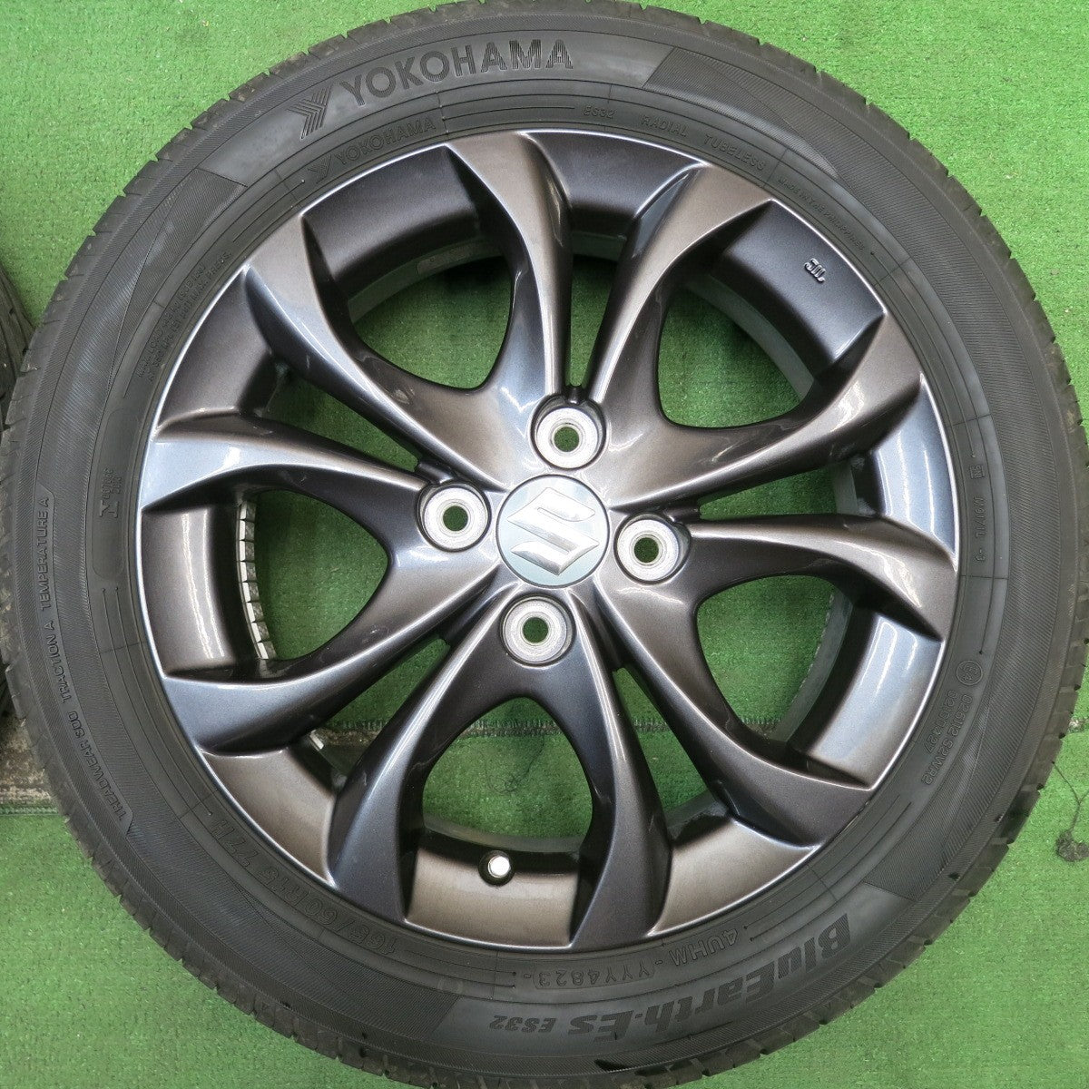 バリ溝!23年!9.5分以上★スズキ ソリオ 純正 165/60R15 ヨコハマ BluEarth-ES ES32 15インチ ブルーアース PCD100/4H★5062803HAノ