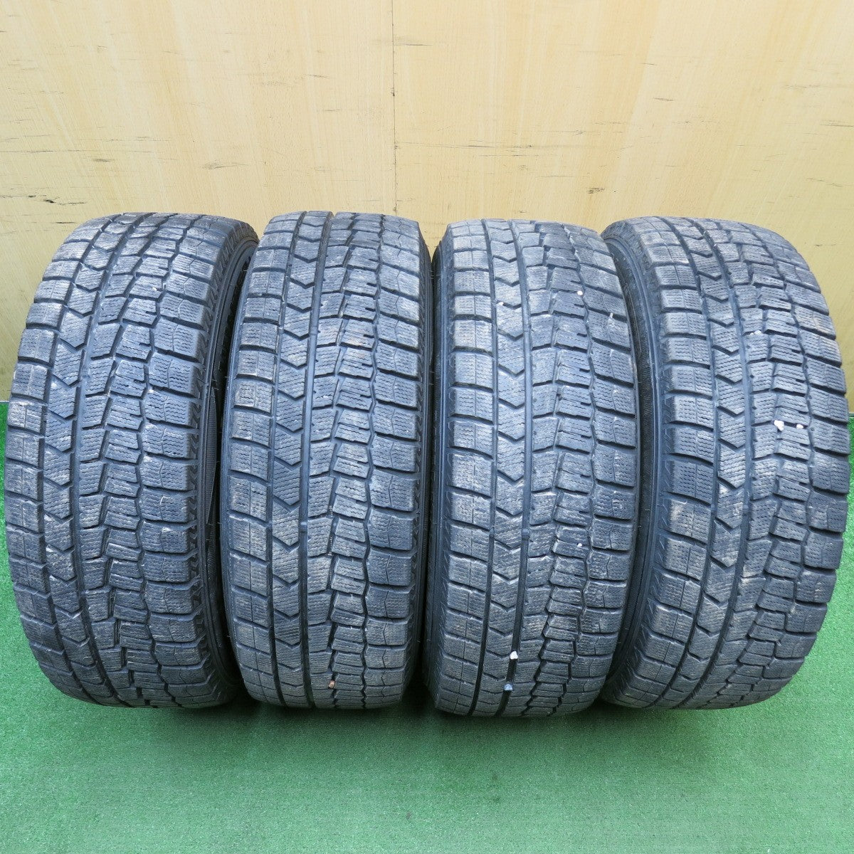 バリ溝!23年!9.5分★スタッドレス 215/60R16 ダンロップ ウインターマックス WM02 WAREN ヴァーレン 16インチ PCD114.3/5H★6022617HAス