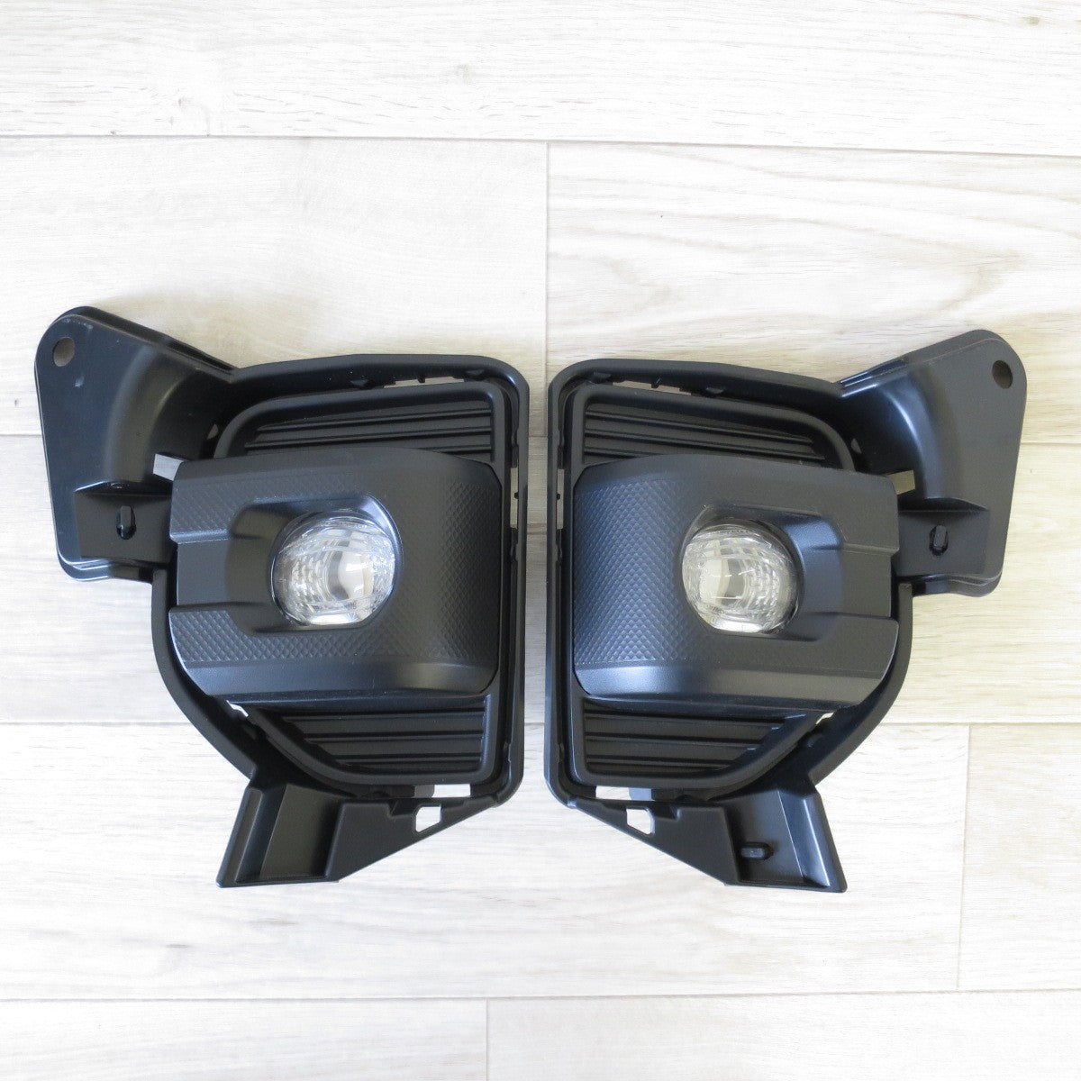 ほぼ新車外し ハイエース7型 トヨタ純正LEDフォグランプ ハイエース 200系 7型以降タイプ LEDフォグランプ ユニット 純正