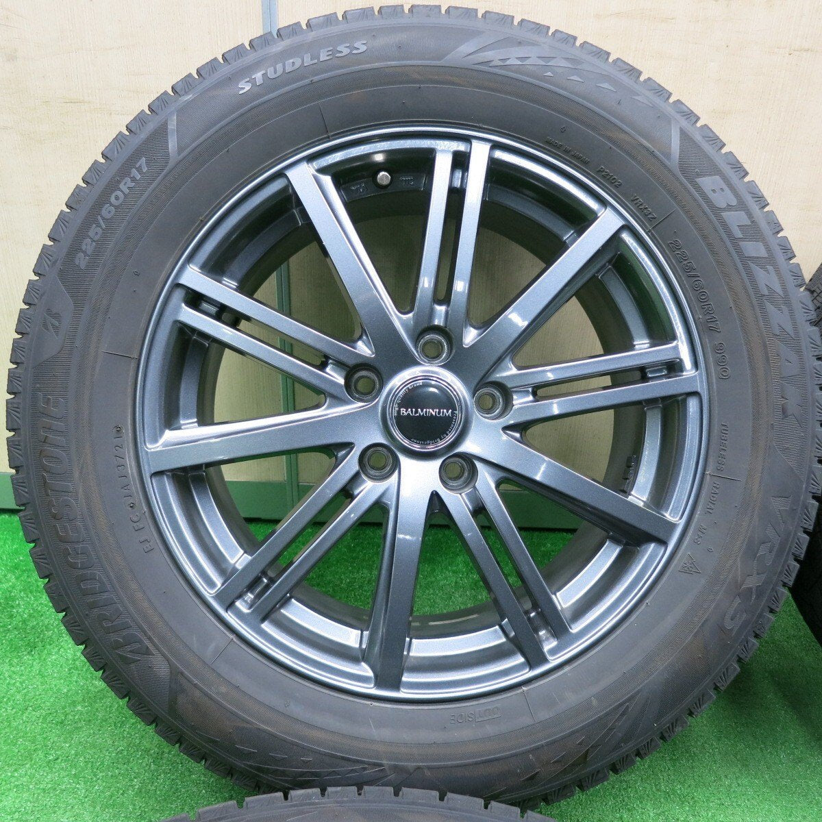 バリ溝!21年!キレイ!9分★スタッドレス 225/60R17 ブリヂストン ブリザック VRX3 BALMINUM バルミナ 17インチ PCD114.3/5H★4112705TNス