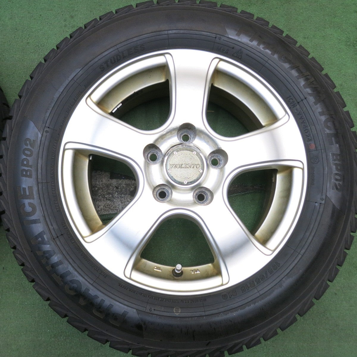バリ溝!24年!9.5分★スタッドレス 195/65R15 プラクティバ アイス BP02 ヨコハマ製 VIOLENTO ヴィオレント 15インチ PCD114.3/5H★5092711HAス
