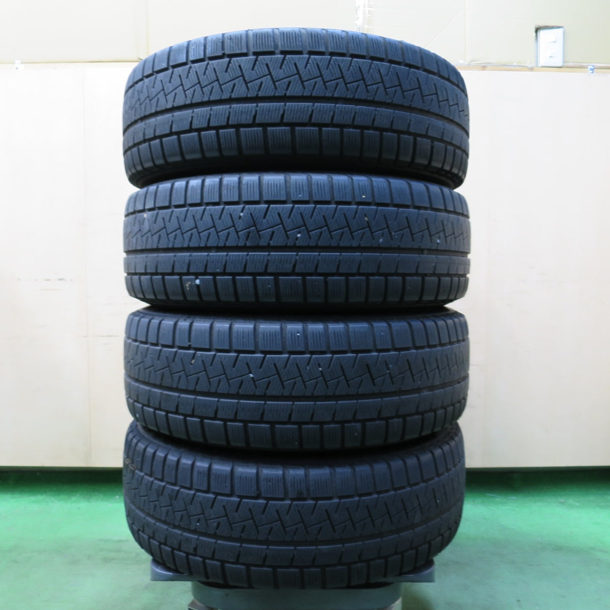 キレイ★スタッドレス 205/60R16 ピレリ アイスアシンメトリコ プラス STRANGER ストレンジャー 16インチ PCD114.3/5H★5041004イス