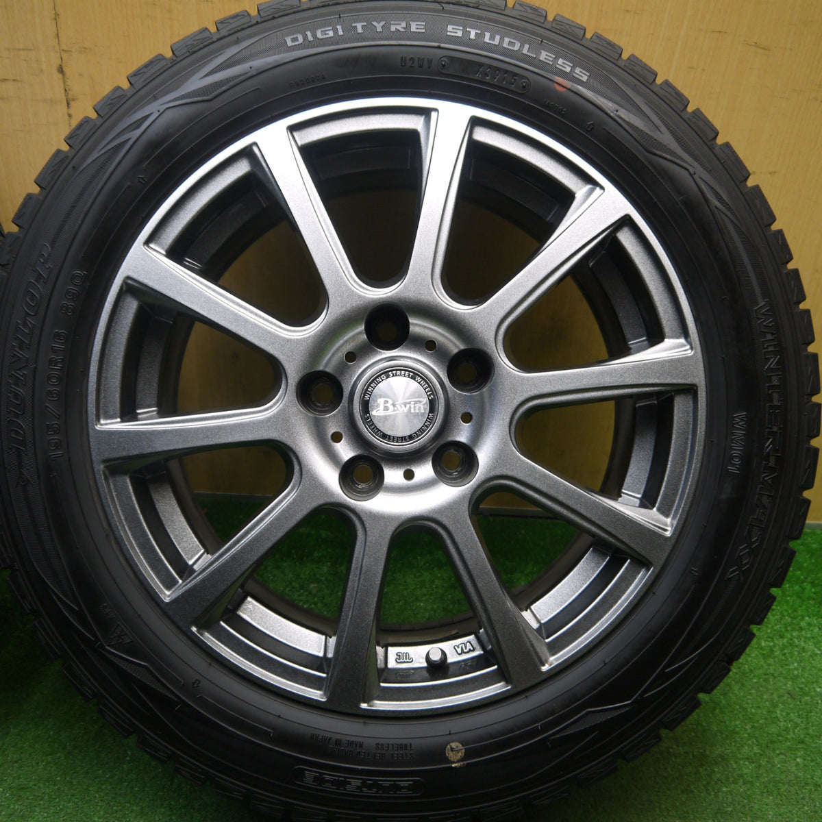 バリ溝!キレイ!8.5分★スタッドレス 195/60R16 ダンロップ ウインターマックス WM01 B-win 社外 アルミ 16インチ PCD114.3/5H★6012602Hス