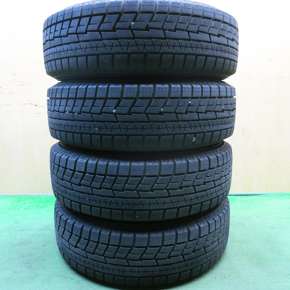 バリ溝!23年!キレイ!ほぼ10分★スタッドレス 195/65R16 ヨコハマ アイスガード iG60 RiZLEY ライツレー 16インチ PCD100/4H★5090404HAス