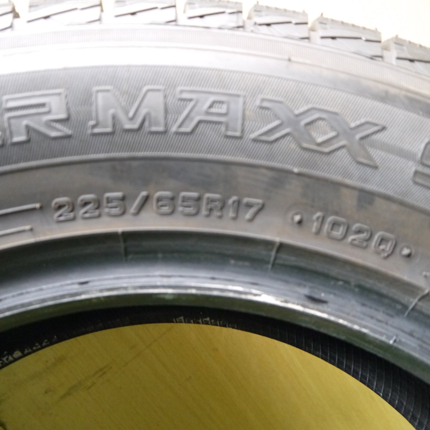 ほぼ未使用!24年!1本★スタッドレス 225/65R17 ダンロップ ウインターマックス SJ8+ 17インチ RAV4 ヴァンガード エクストレイル CX-5 CX-8 等★5042809Hスタ