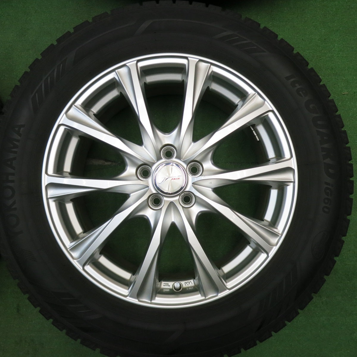 バリ溝!キレイ!9.5分★フォレスター XV 等 225/60R17 スタッドレス ヨコハマ アイスガード iG60 JOKER ジョーカー 17インチ PCD100/5H★5041801TNス