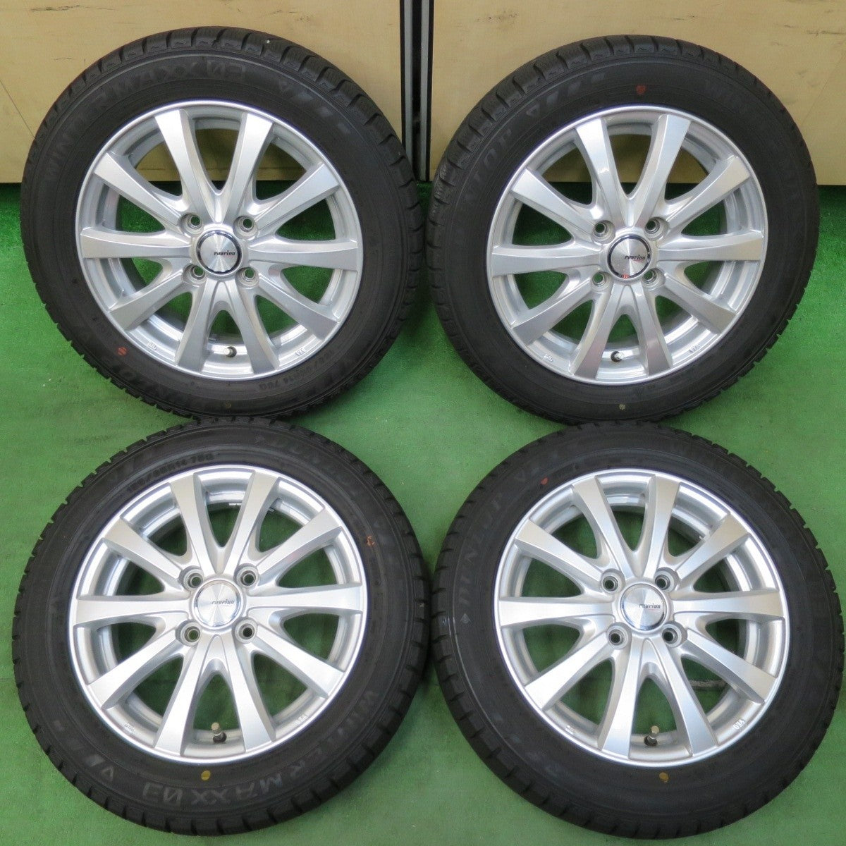 バリ溝!9分★スタッドレス 155/65R14 ダンロップ ウインターマックス 03 ravrion RS01 ラブリオン 14インチ PCD100/4H★5010801イス