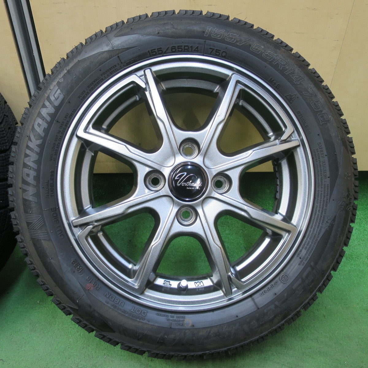 バリ溝!22年!キレイ!9.5分以上★スタッドレス 155/65R14 ナンカン アイスアクティバ AW-1 Verthandi ヴェルザンディ ヴェルサンディ 14インチ PCD100/4H★5072504イス