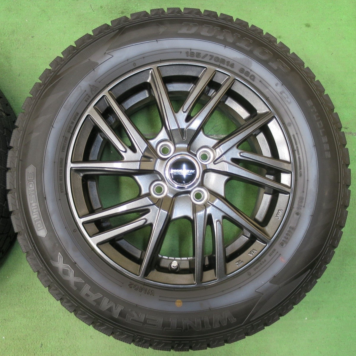 バリ溝!21年!キレイ!9.5分以上★スタッドレス 185/70R14 ダンロップ ウインターマックス WM02 WAREN ヴァーレン 14インチ PCD100/4H★5021114イス
