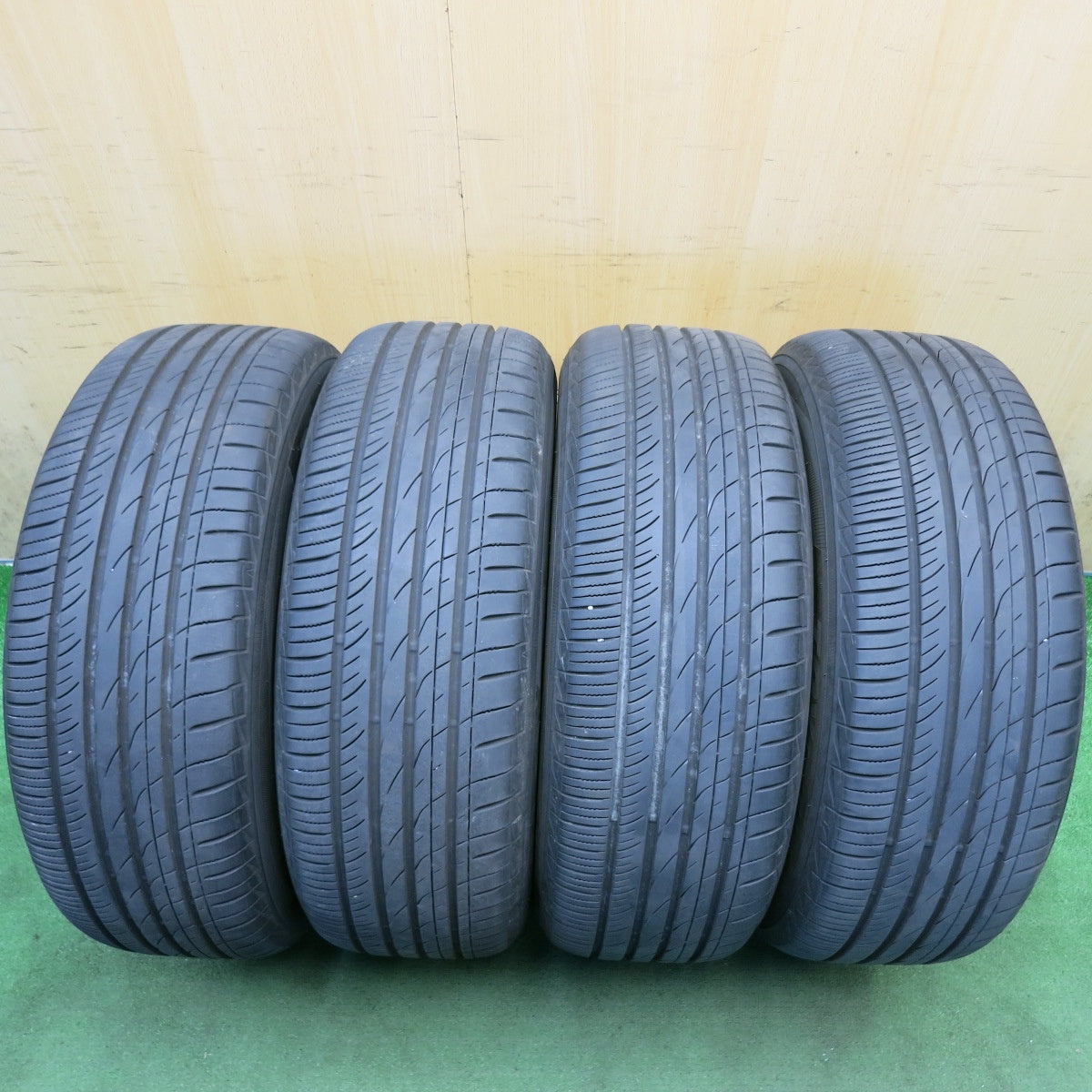 バリ溝!24年!キレイ!9.5分◎215/60R17 トーヨー プロクセス CL1 SUV Exceeder エクシーダー 17インチ PCD114.3/5H◎6092402HAノ