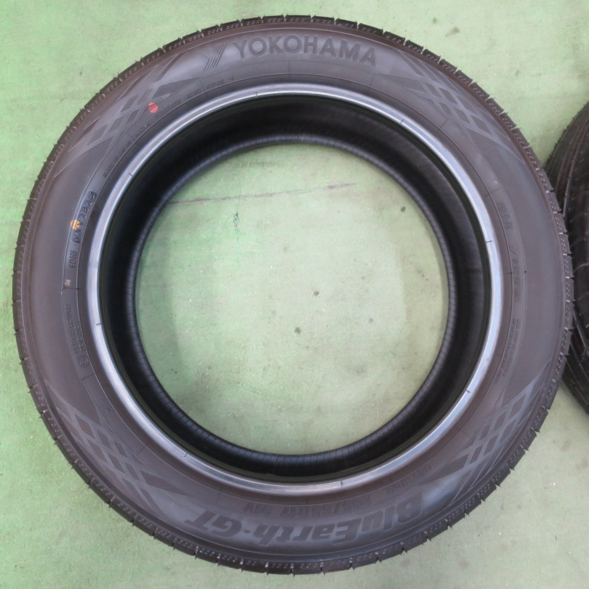 新車外し!25年★205/55R17 ヨコハマ BluEarth-GT AE51 ブルーアース タイヤ 17インチ ノア ヴォクシー 等★5092709イノタ