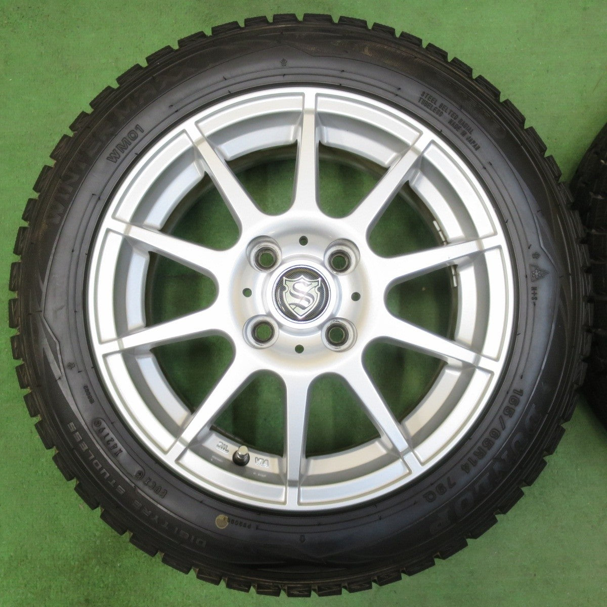バリ溝!キレイ!9.5分以上★スタッドレス 165/65R14 ダンロップ ウインターマックス WM01 社外 アルミ 14インチ PCD100/4H★5021119イス
