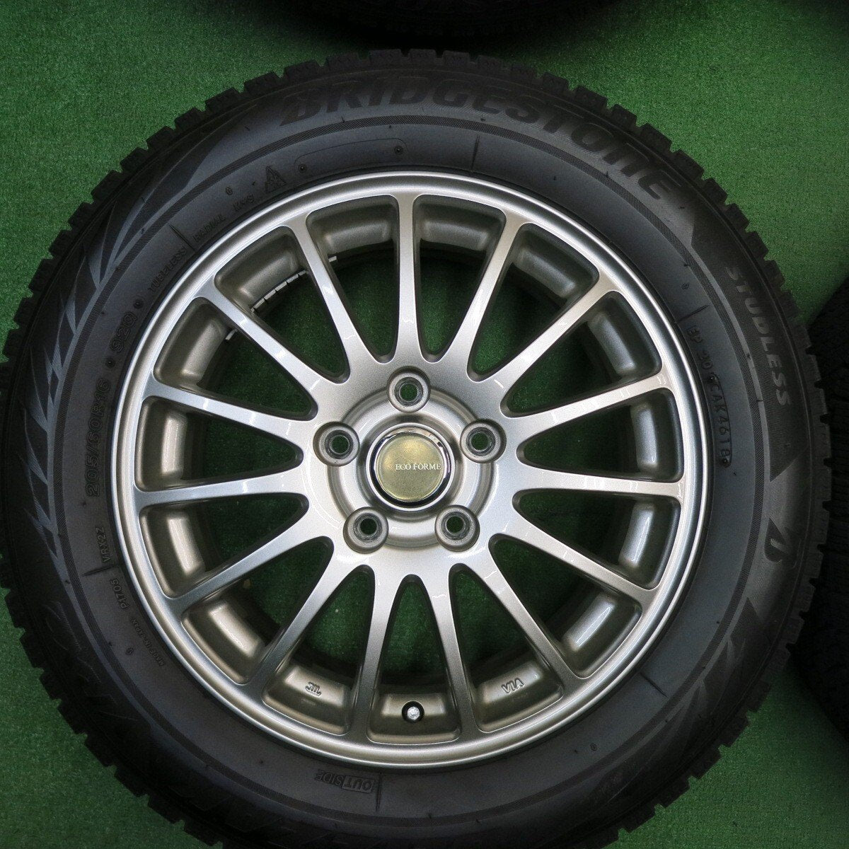 バリ溝!キレイ!9.5分★スタッドレス 205/60R16 ブリヂストン ブリザック VRX2 ECO FORME エコフォルム 16インチ PCD114.3/5H★5031609TNス