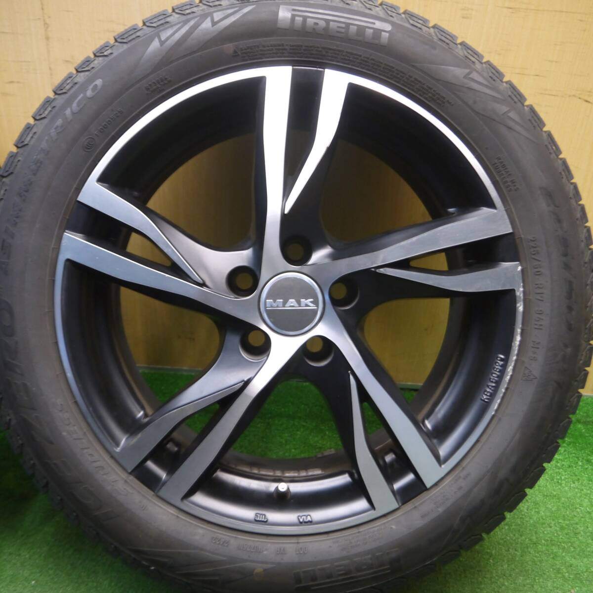 バリ溝!22年!9分★ボルボ 等 MAK STOCKHOLM 225/50R17 スタッドレス ピレリ アイスゼロ アシンメトリコ ストックホルム 17インチ PCD108/5H★5012906Hス