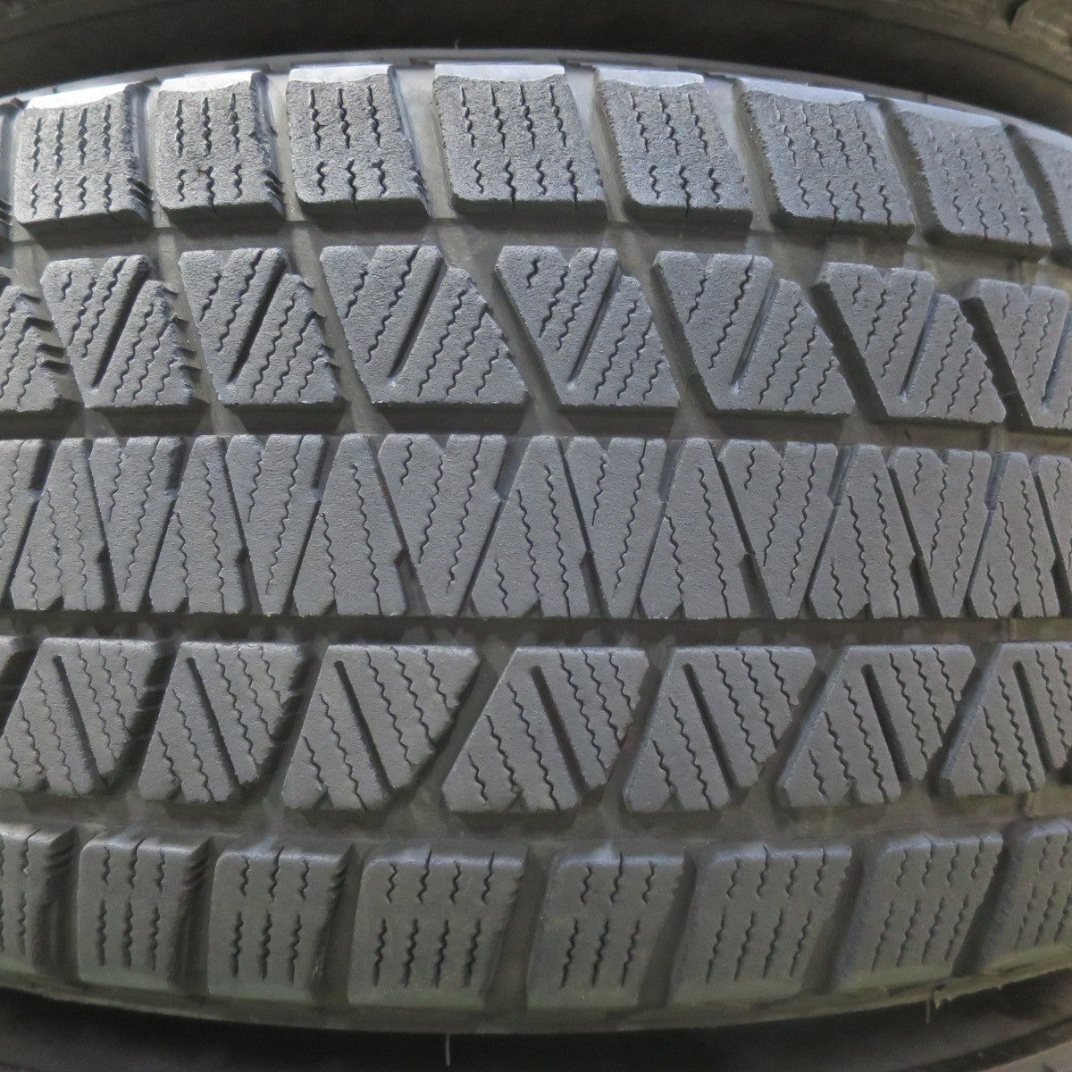キレイ!21年★スタッドレス 265/65R17 ブリヂストン ブリザック DM-V3 KAZERA H301 カゼラ 17インチ PCD139.7/6H★5093001イス