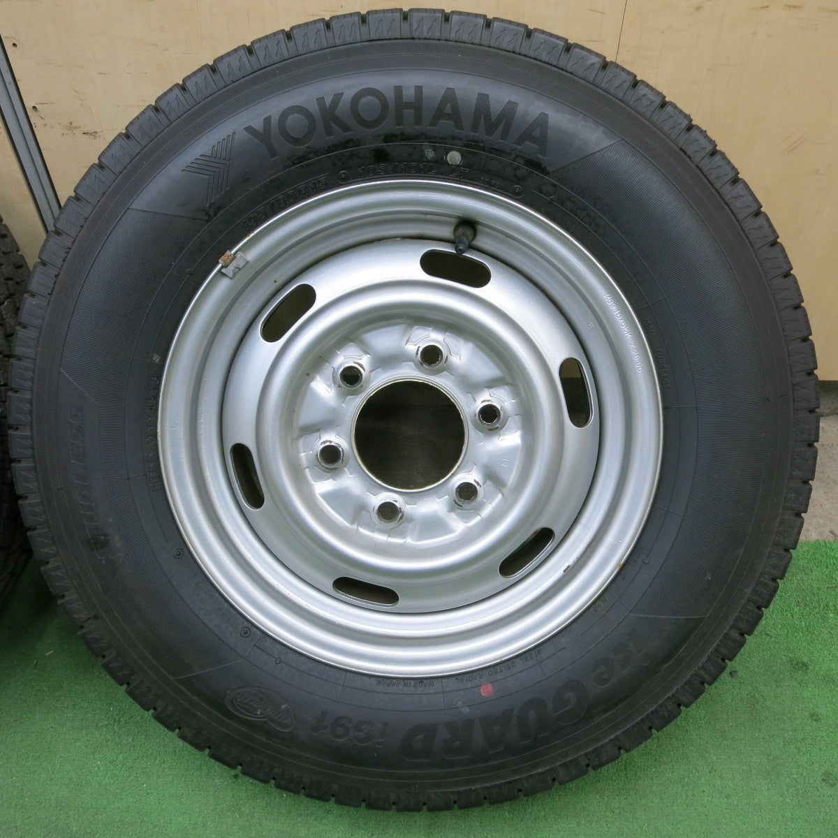 タイヤほぼ未使用!23年!キレイ!2本★スタッドレス 195/80R15 103/101L ヨコハマ アイスガード iG91 スチール ホイール 15インチ PCD139.7/6H★5050201ナス