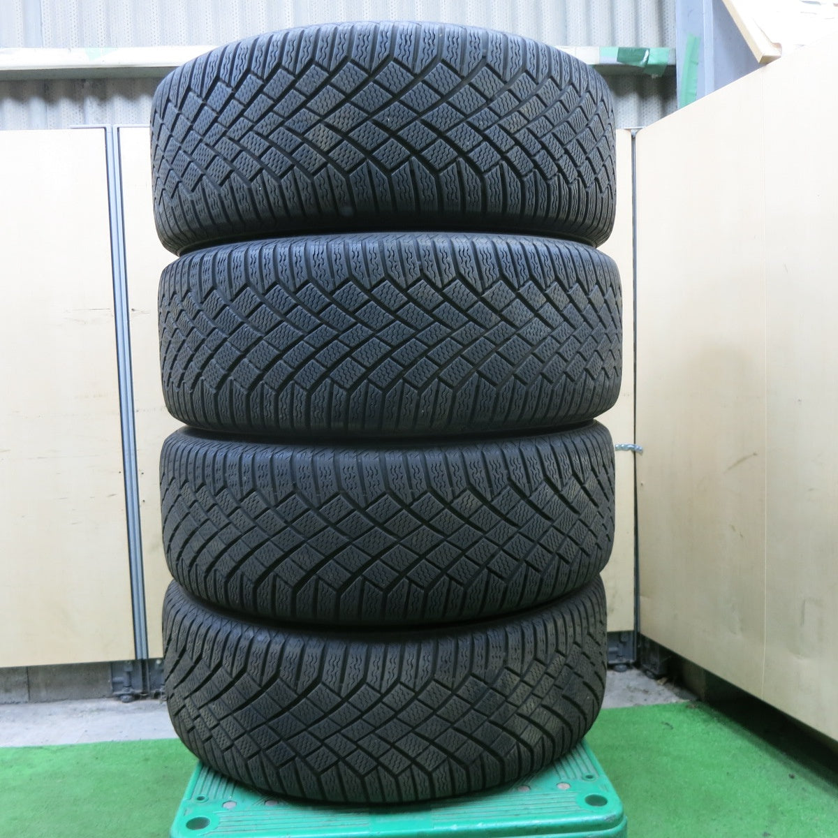 希少!キレイ!22年★ベンツ N293 EQC 純正 235/55R19 255/50R19 スタッドレス コンチネンタル バイキングコンタクト7 19インチ PCD112/5H★6011203ナス