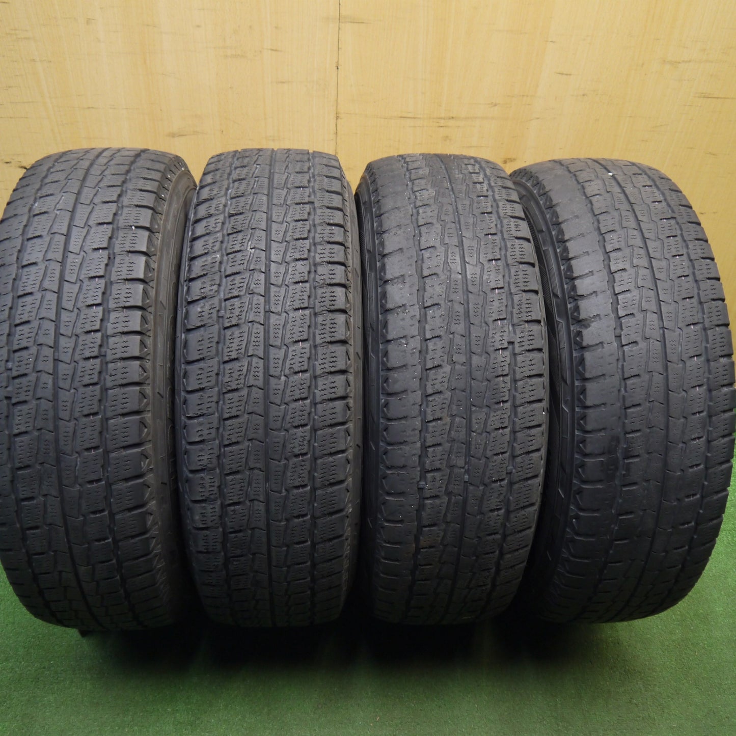キレイ★スタッドレス 195/80R15 107/105L ハンコック ウインター RW06 U.S.DAYTONA US デイトナ 15インチ PCD139.7/6H★6013003Hス