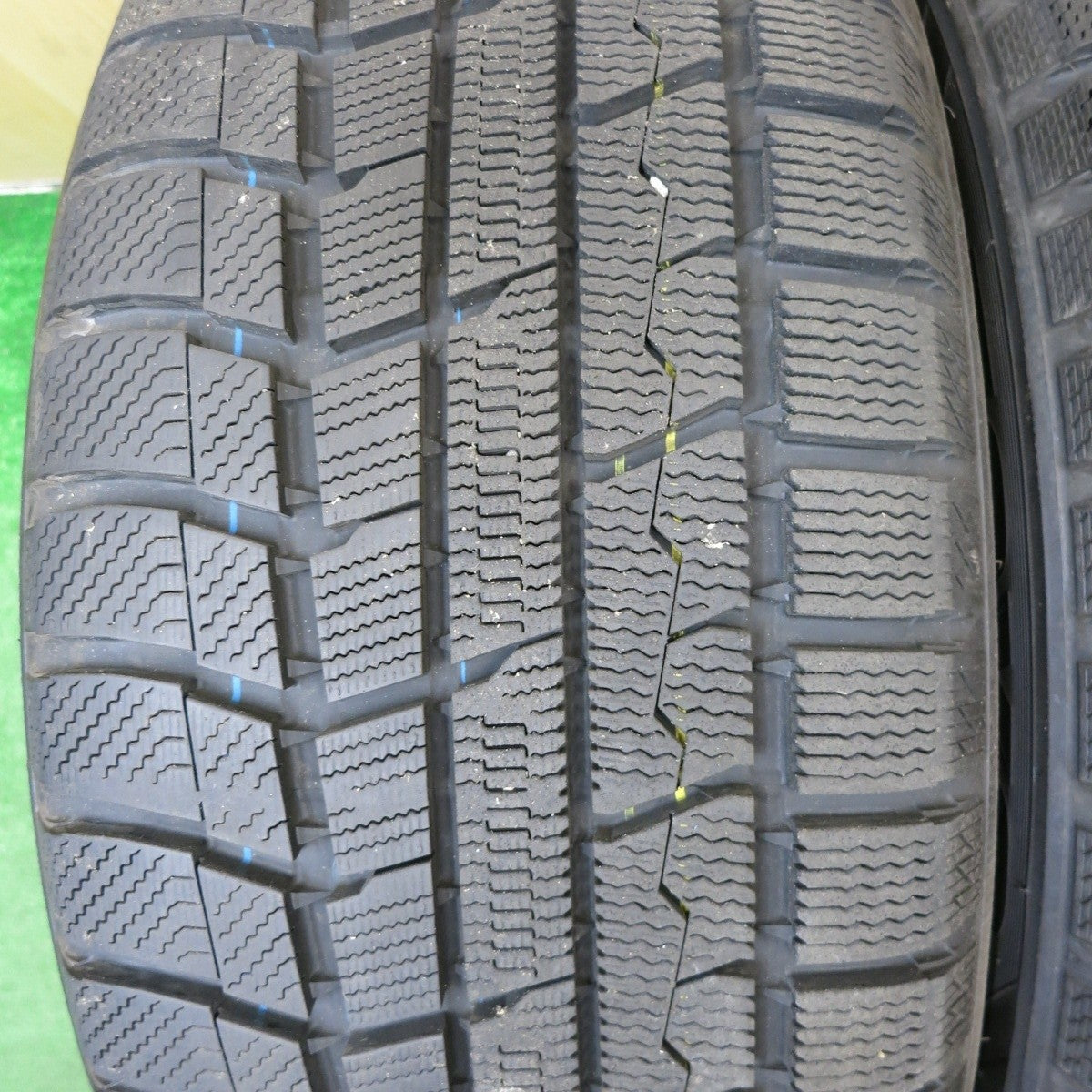 バリ溝!キレイ!9.5分★スタッドレス 235/50R18 トーヨー ウインター トランパス TX JOKER ジョーカー 18インチ PCD114.3/5H★5032103NJス