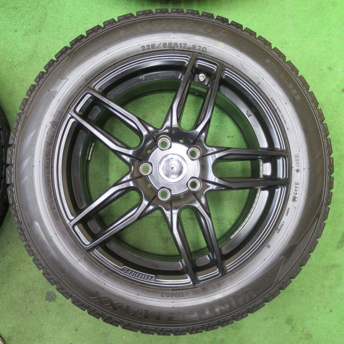 バリ溝!24年!キレイ!9.5分以上★BMW MINI 等 KELLENERS Mainz 225/55R17 スタッドレス ダンロップ ウインターマックス WM02 ケレナーズ マインツ 17インチ PCD112/5H★5090406TTス