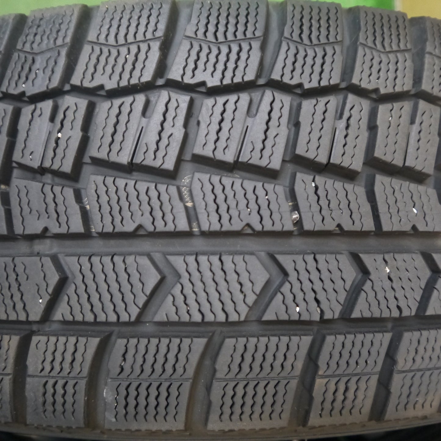 バリ溝!キレイ!9.5分★スタッドレス 205/65R16 ダンロップ ウインターマックス WM02 Exceeder エクシーダー 16インチ PCD114.3/5H★5092907Hス