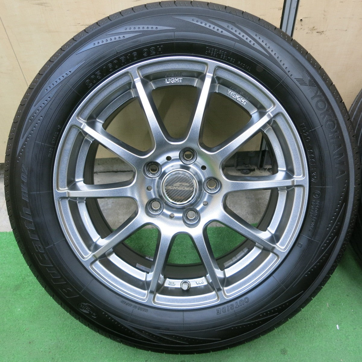 キレイ★205/60R16 ヨコハマ ブルーアース RV-02 SCHNEIDER ATECH シュナイダー 16インチ PCD114.3/5H★5041602ナノ