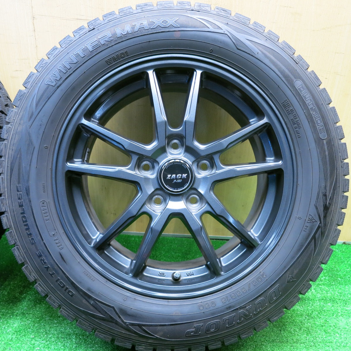 バリ溝!キレイ!9.5分★スタッドレス 205/65R16 ダンロップ ウインターマックス WM01 ZACK JP-520 MONZA ザック 16インチ PCD114.3/5H★5102301HAス