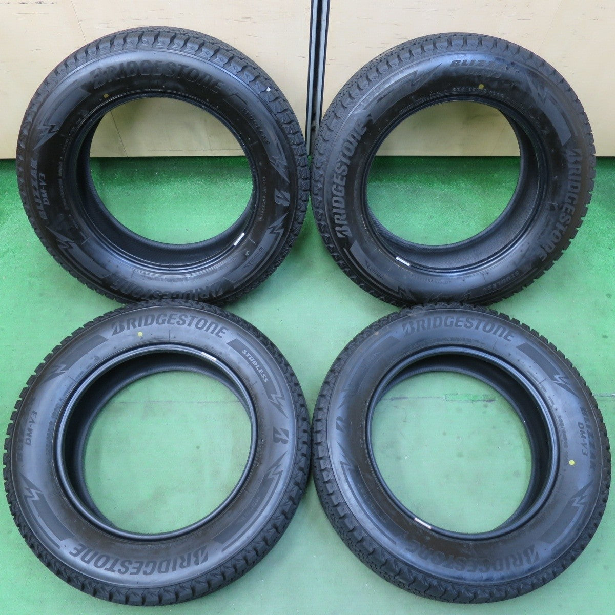 バリ溝!9.5分★スタッドレス 235/65R18 ブリヂストン ブリザック DM-V3 タイヤ 18インチ レクサス RX ムラーノ 等★5032802イスタ