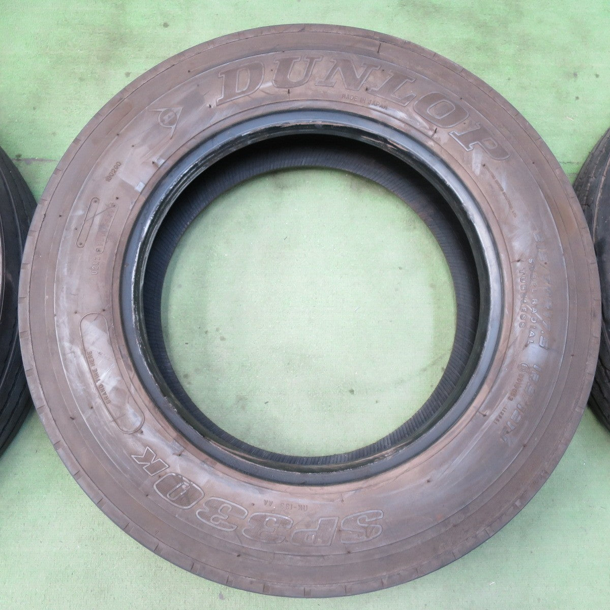 バリ溝!ほぼ10分!6本★トラック タイヤ 215/70R17.5 123/121J ダンロップ SP330K 17.5インチ★5102006イノタ