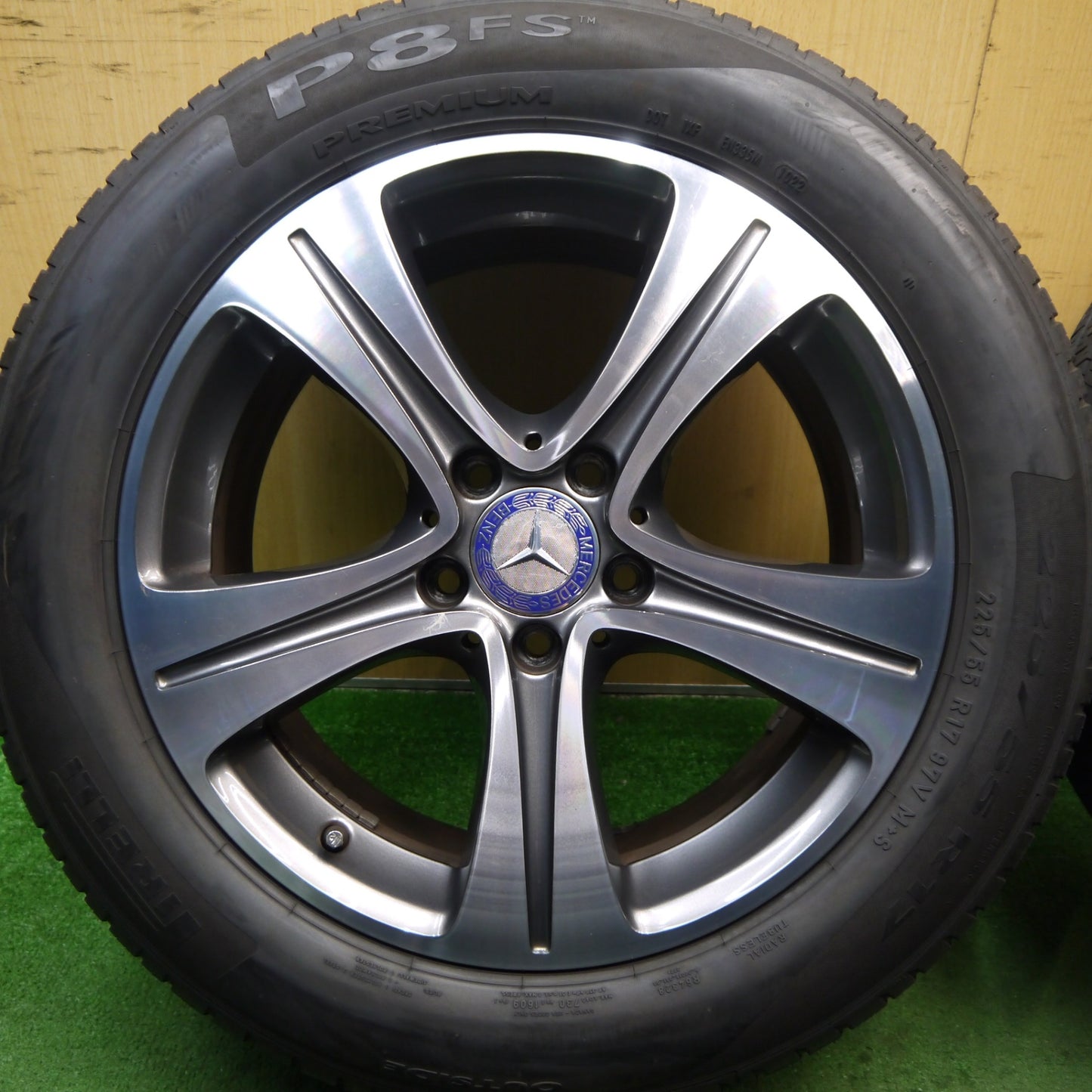バリ溝!22年!8.5分★ベンツ W213 Eクラス 純正 225/55R17 ピレリ P8 FS PREMIUM 17インチ PCD112/5H★5072805Hノ
