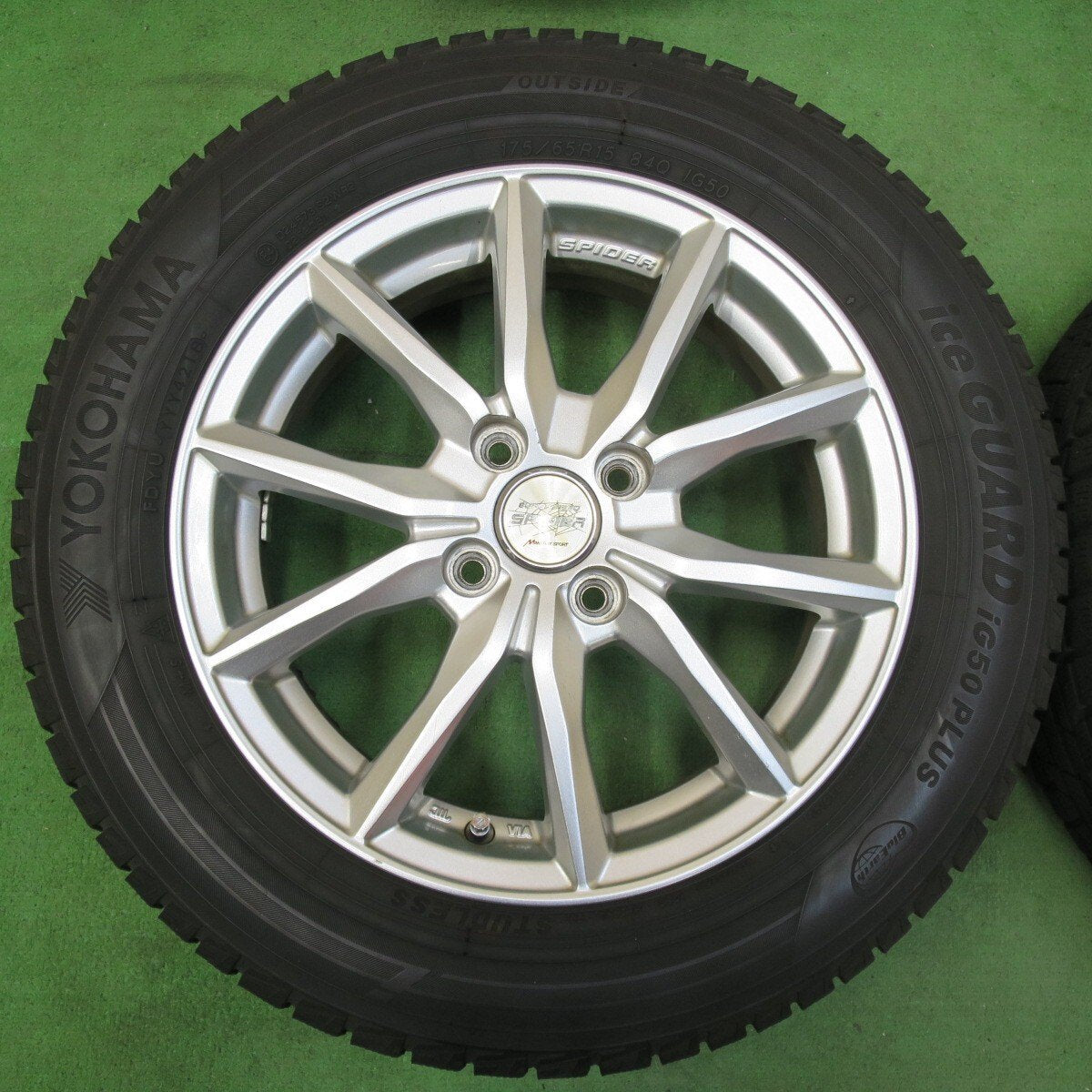 バリ溝!キレイ!9分★スタッドレス 175/65R15 ヨコハマ アイスガード iG50 プラス EURO SPEED SPIDER MANARAY SPORT 15インチ PCD100/4H★5010403イス