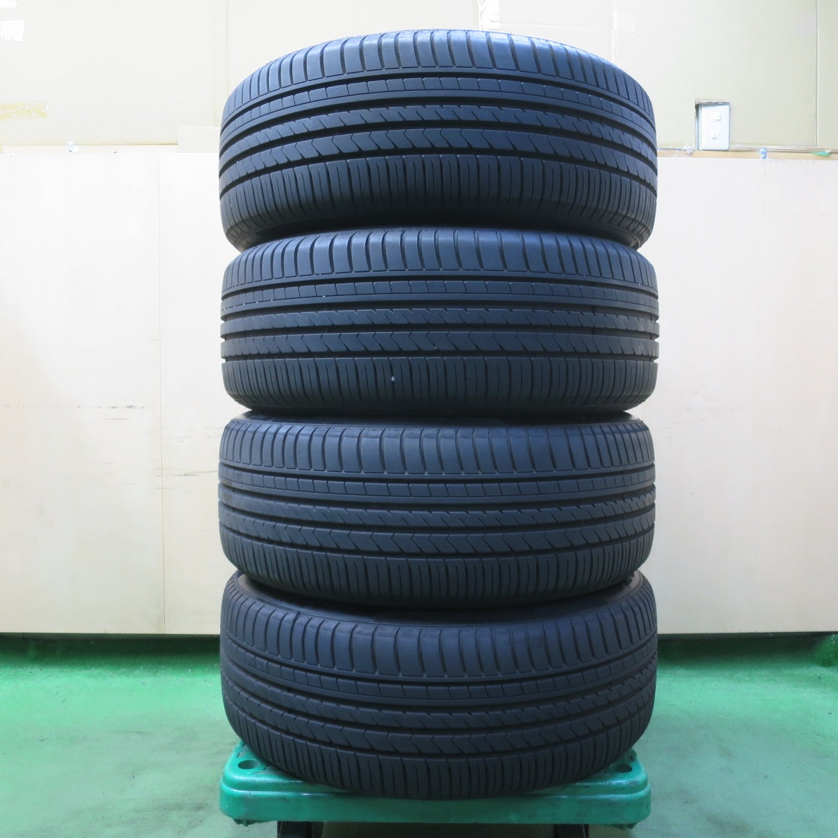 バリ溝!23年!キレイ!ほぼ10分★235/50R18 ウィンラン R330 MANARAY SPORT マナレイ スポーツ 18インチ PCD114.3/5H★5052905イノ