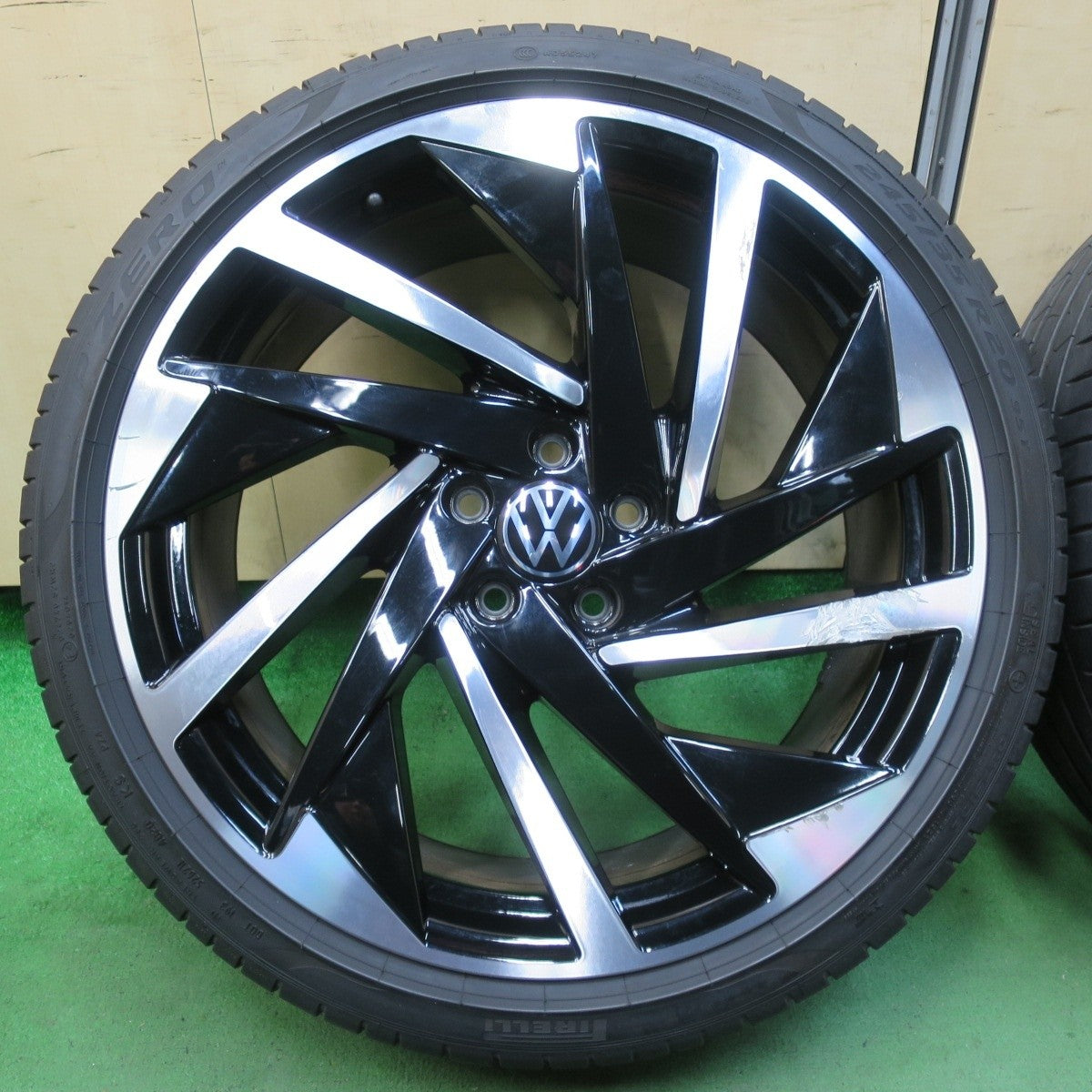 バリ溝!21年!8.5分★ワーゲン アルテオン 純正 245/35R20 ピレリ PZERO TM Pゼロ 20インチ PCD112/5H★5020906IMノ