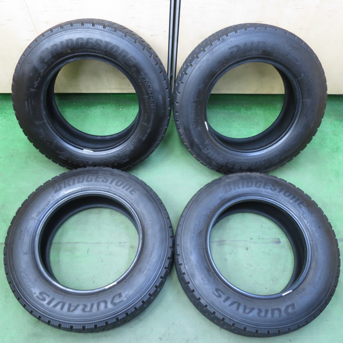 超バリ溝!9.5分以上★トラック タイヤ 205/70R16 111/109L ブリヂストン デュラビス M804 ミックス オールシーズン DURAVIS 16インチ★5092210イノタ