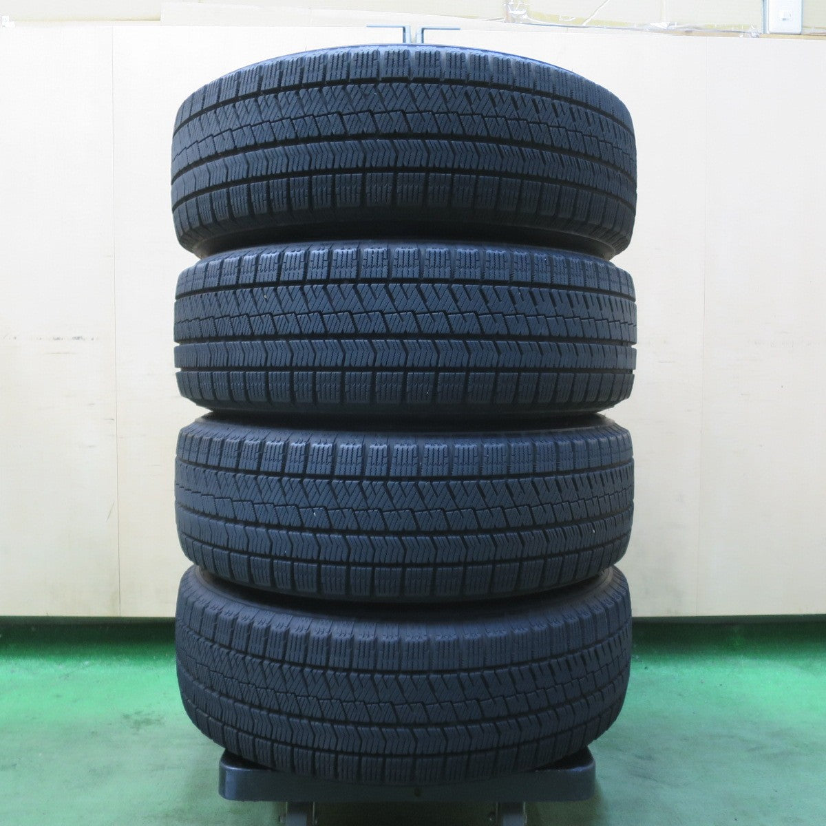 バリ溝!22年!キレイ!9分★スタッドレス 195/65R15 ブリヂストン ブリザック VRX2 VELVA SPORTZ ヴェルヴァ 15インチ PCD114.3/5H★6011610イス