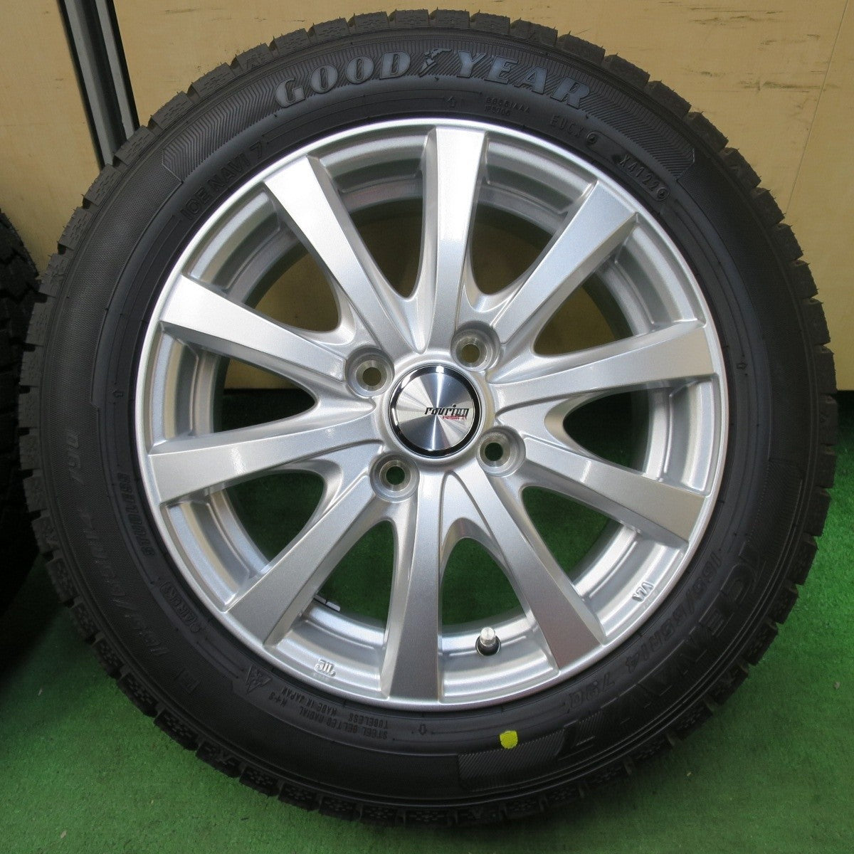 未使用!22年★スタッドレス 165/65R14 グッドイヤー アイスナビ7 ravrion RS01 ラブリオン 14インチ PCD100/4H★5011514イス
