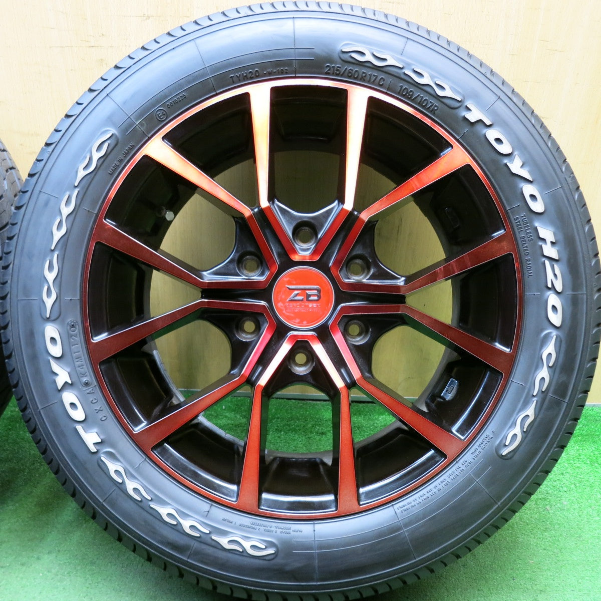 バリ溝!9.5分★ZERObreak FORCE レッド 215/60R17C 109/107R トーヨー H20 ホワイトレター ゼロブレイク 17インチ PCD139.7/6H★5080206HAノ