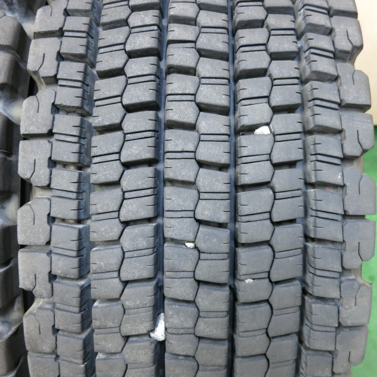 バリ溝!24年!9分★トラック タイヤ 265/70R19.5 140/138J スタッドレス ブリヂストン W900 19.5インチ★5061902SYスタ