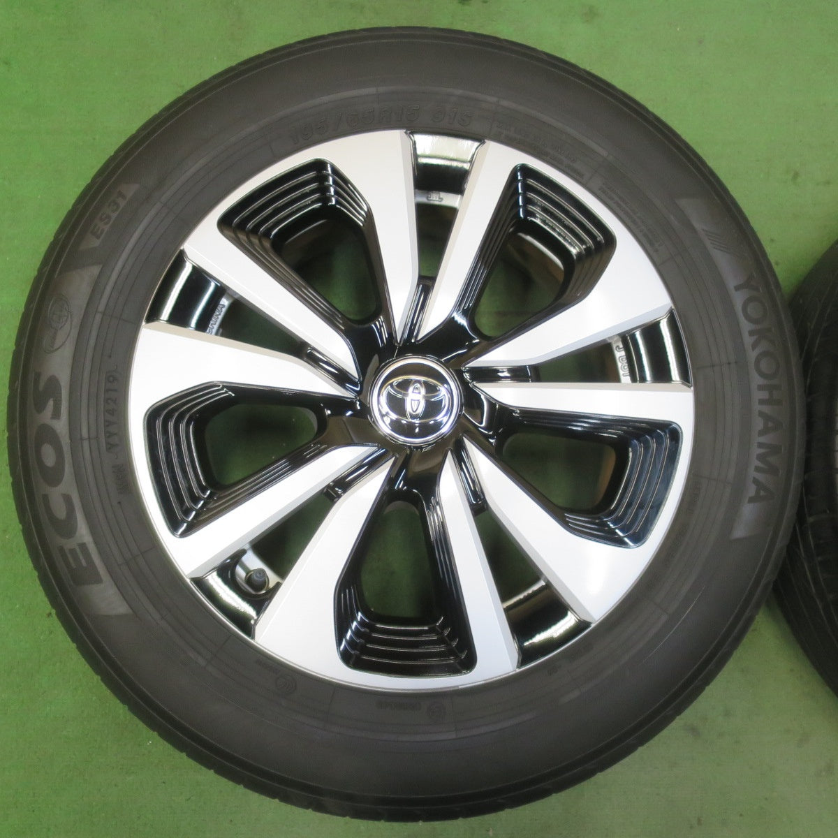 キレイ★トヨタ 50系 プリウス PHV 純正 195/65R15 ブリヂストン エコピア EP150 ヨコハマ エコス ES31 15インチ PCD100/5H★5092611イノ