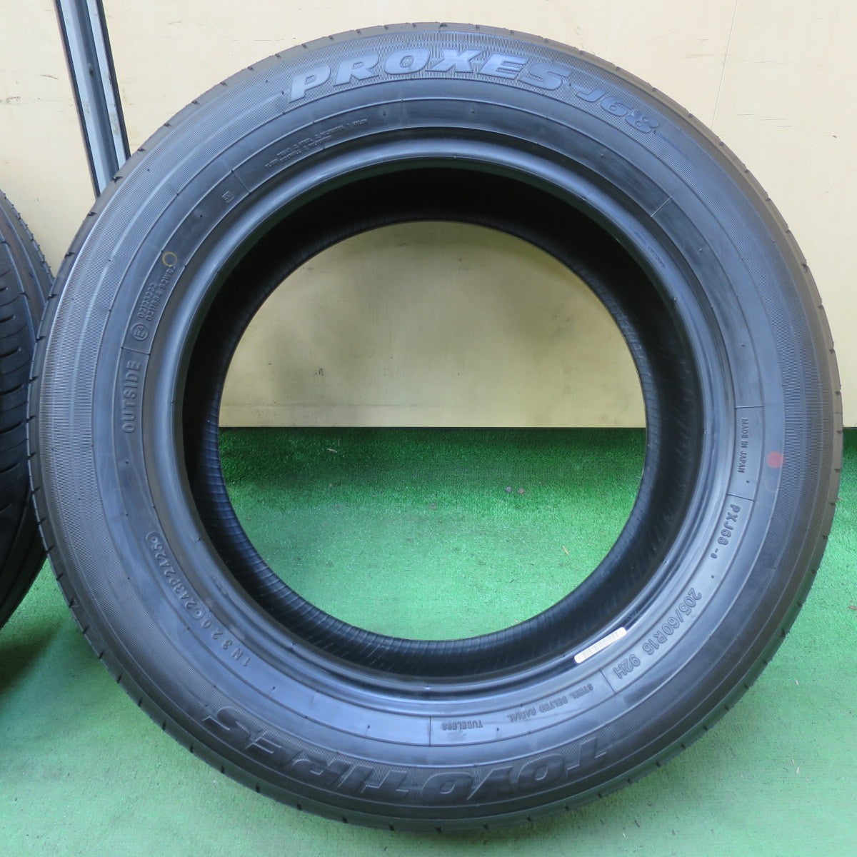 新車外し!25年★205/60R16 トーヨー プロクセス J68 タイヤ 16インチ ノア ヴォクシー エスクァイア 等★5090404イノタ