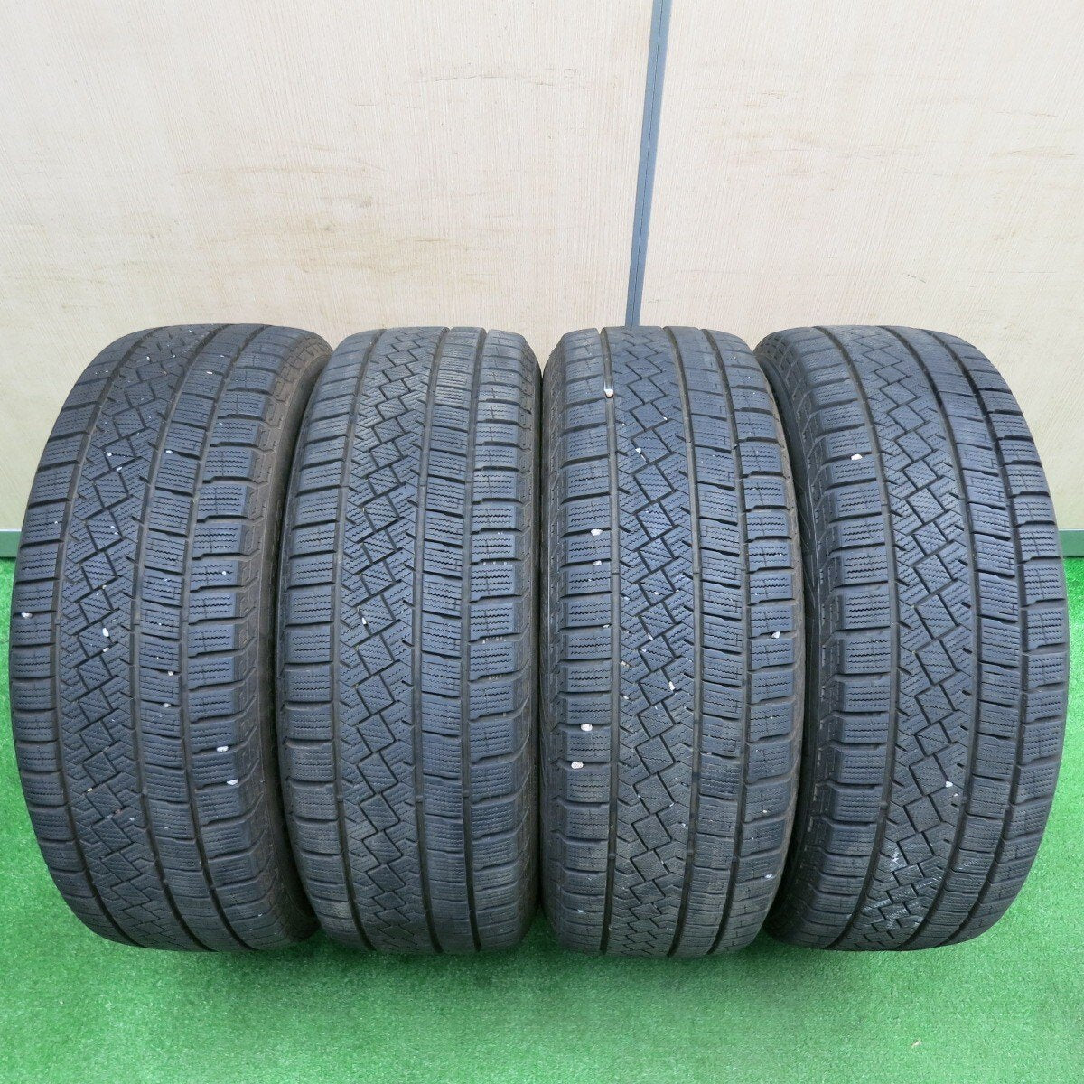 バリ溝!22年!8.5分★ボルボ 等 205/55R16 スタッドレス ピレリ ゼロ アシンメトリコ C-WORKS MS-1 16インチ PCD108/5H★4120613TNス
