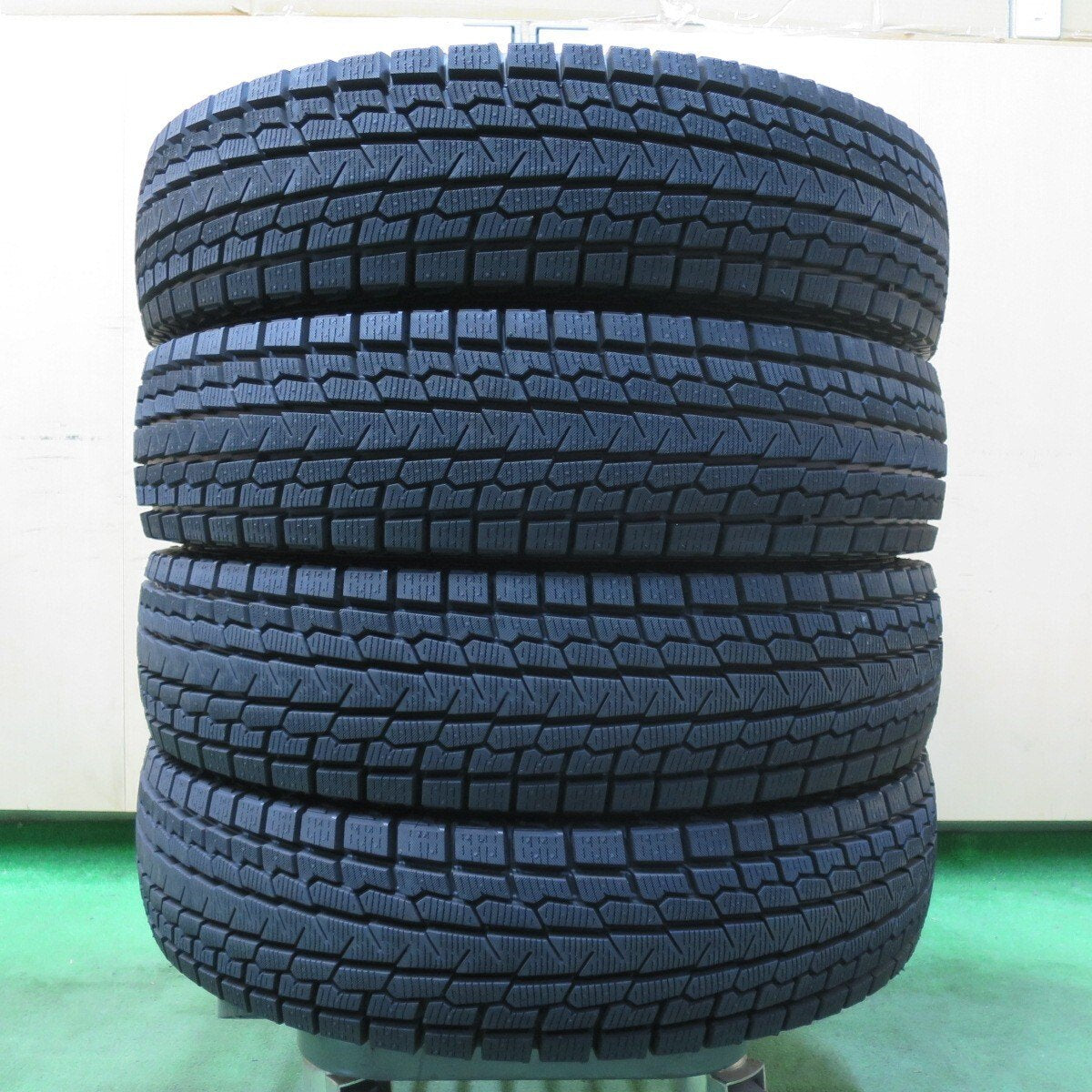 ほぼ未使用!22年!超バリ溝★ジムニー 等 185/85R16 105/103L スタッドレス ヨコハマ アイスガード G075 タイヤ 16インチ★4120907イスタ