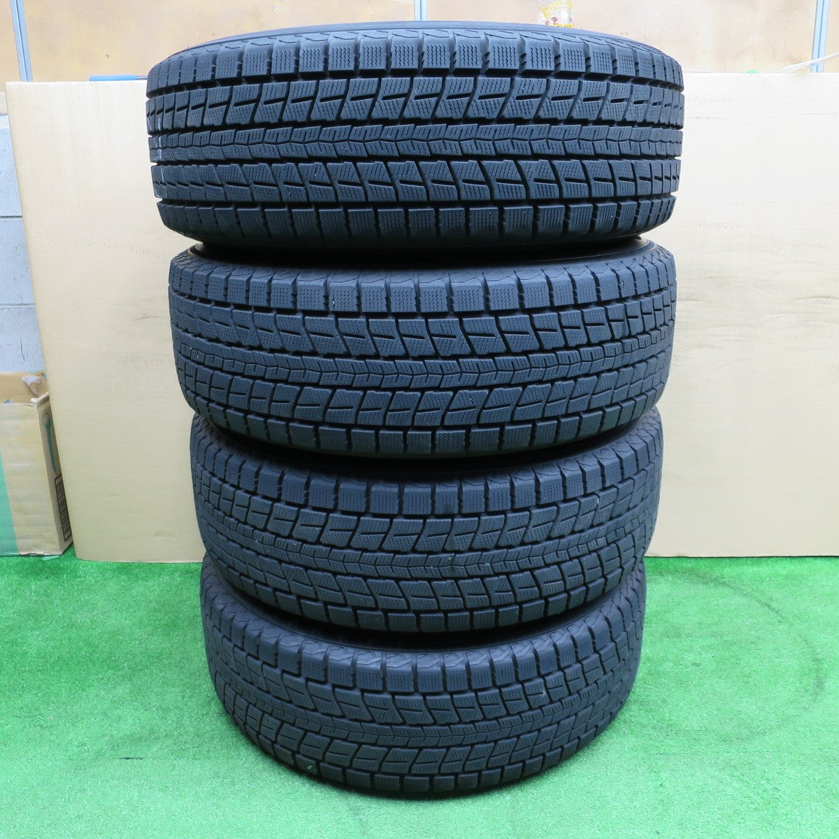 バリ溝!22年!9.5分★ボルボ XC90 等 Eurodesign V5 type 235/65R17 スタッドレス ダンロップ ウインターマックス SJ8 SJ8+ ユーロデザイン V5タイプ 17インチ PCD108/5H★6010501NKス