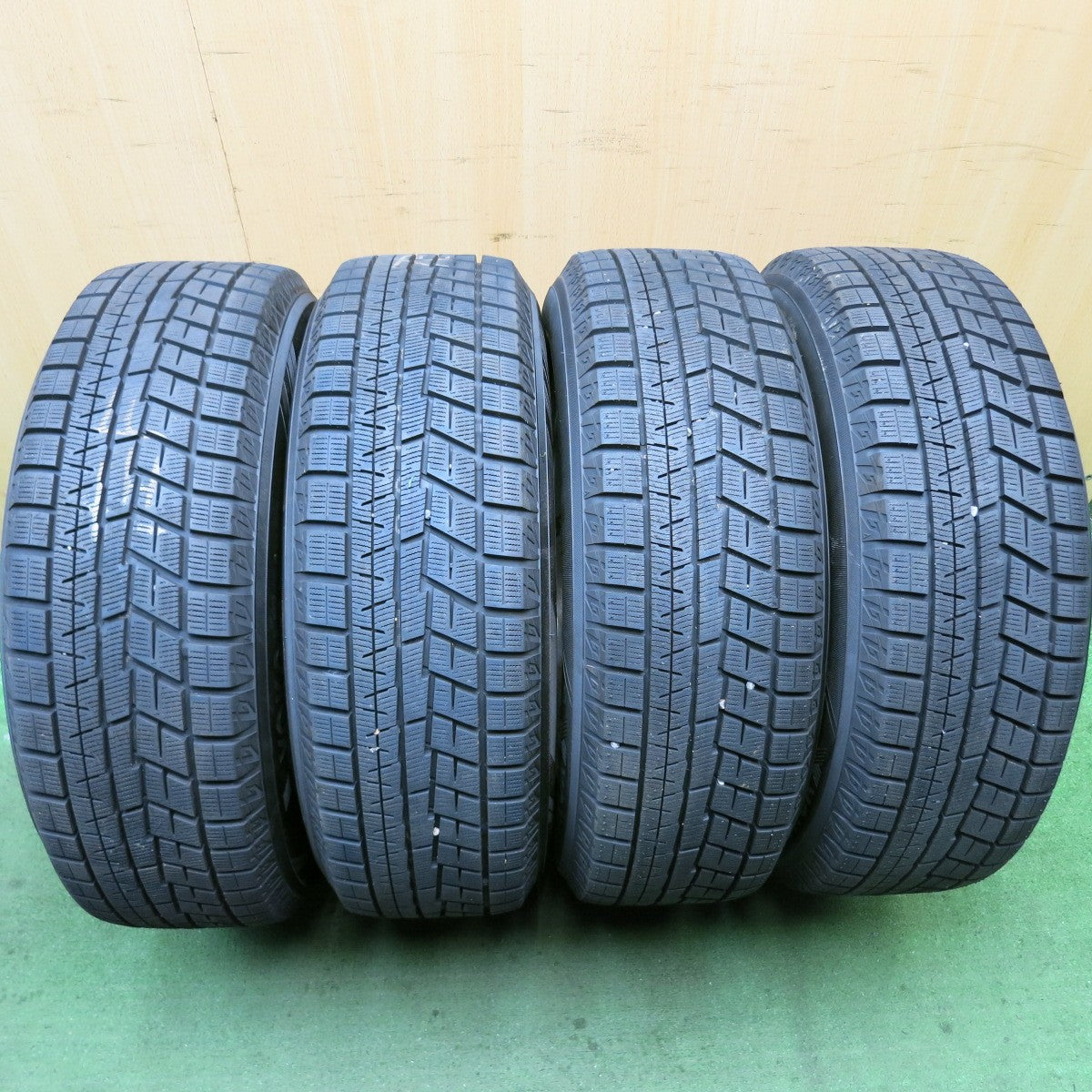 バリ溝!24年!キレイ!9.5分以上★スタッドレス 205/65R16 ヨコハマ アイスガード iG60 JOKER ジョーカー 16インチ PCD114.3/5H★5092006HAス