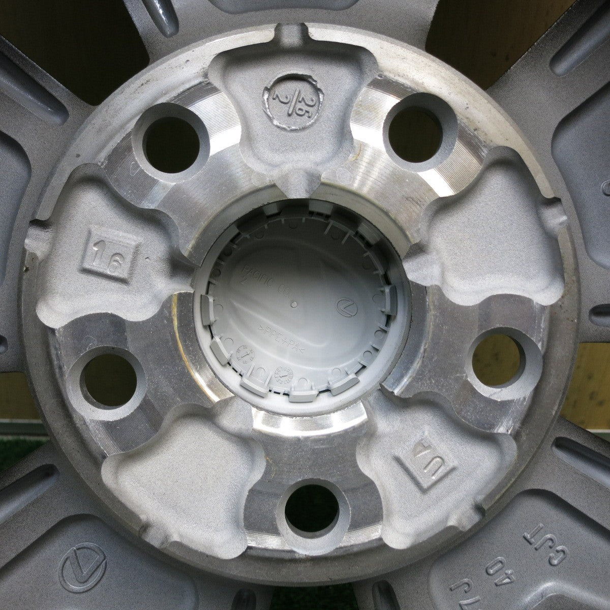 未使用★レクサス LBX Relax 純正 ホイール 18インチ リラックス 18×7J PCD114.3/5H★6072909KKホ